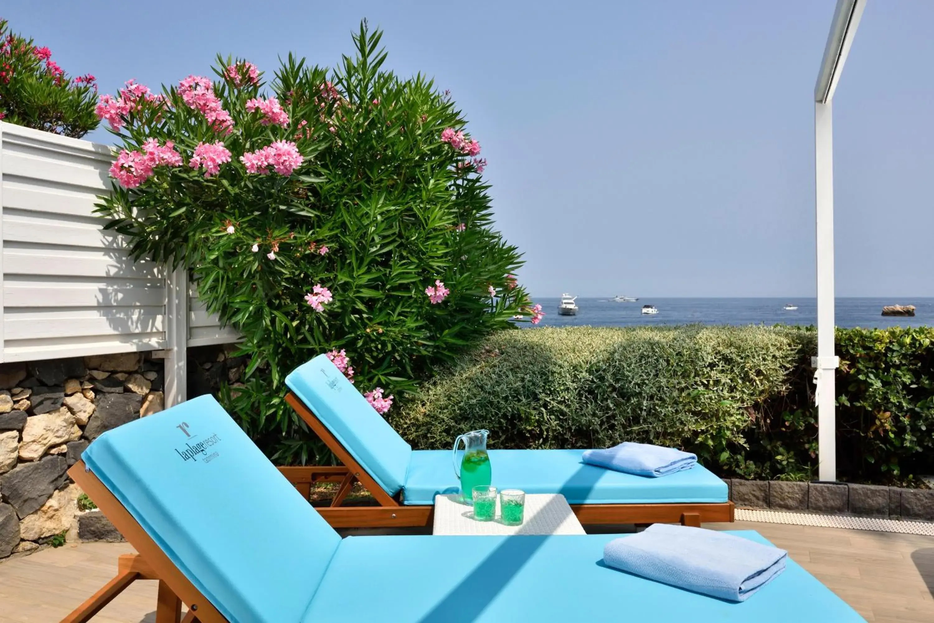 Deluxe Double or Twin Room with Sea View and Hot Tub in La Plage Resort Deluxe Double or Twin Room with Sea View and Hot Tub in La Plage Resort