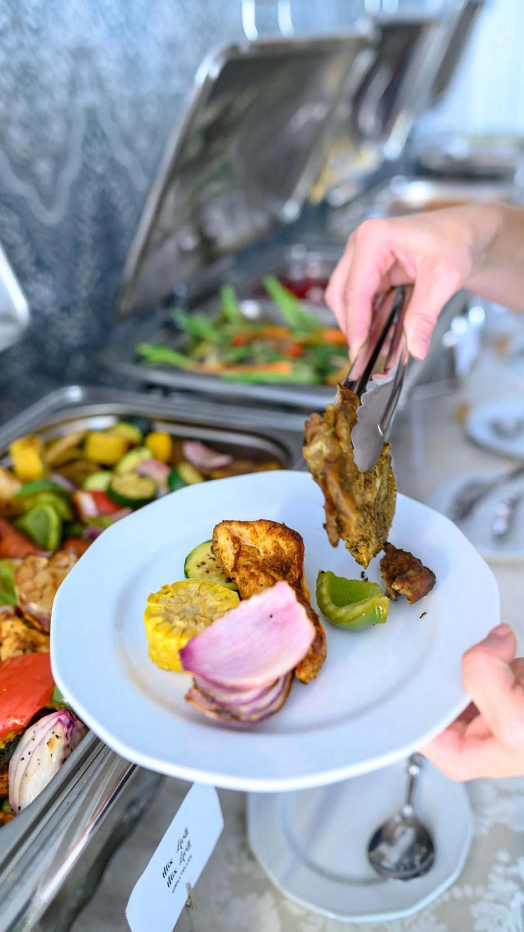 Restaurant/places to eat in Moris Boutique Beach Hotel