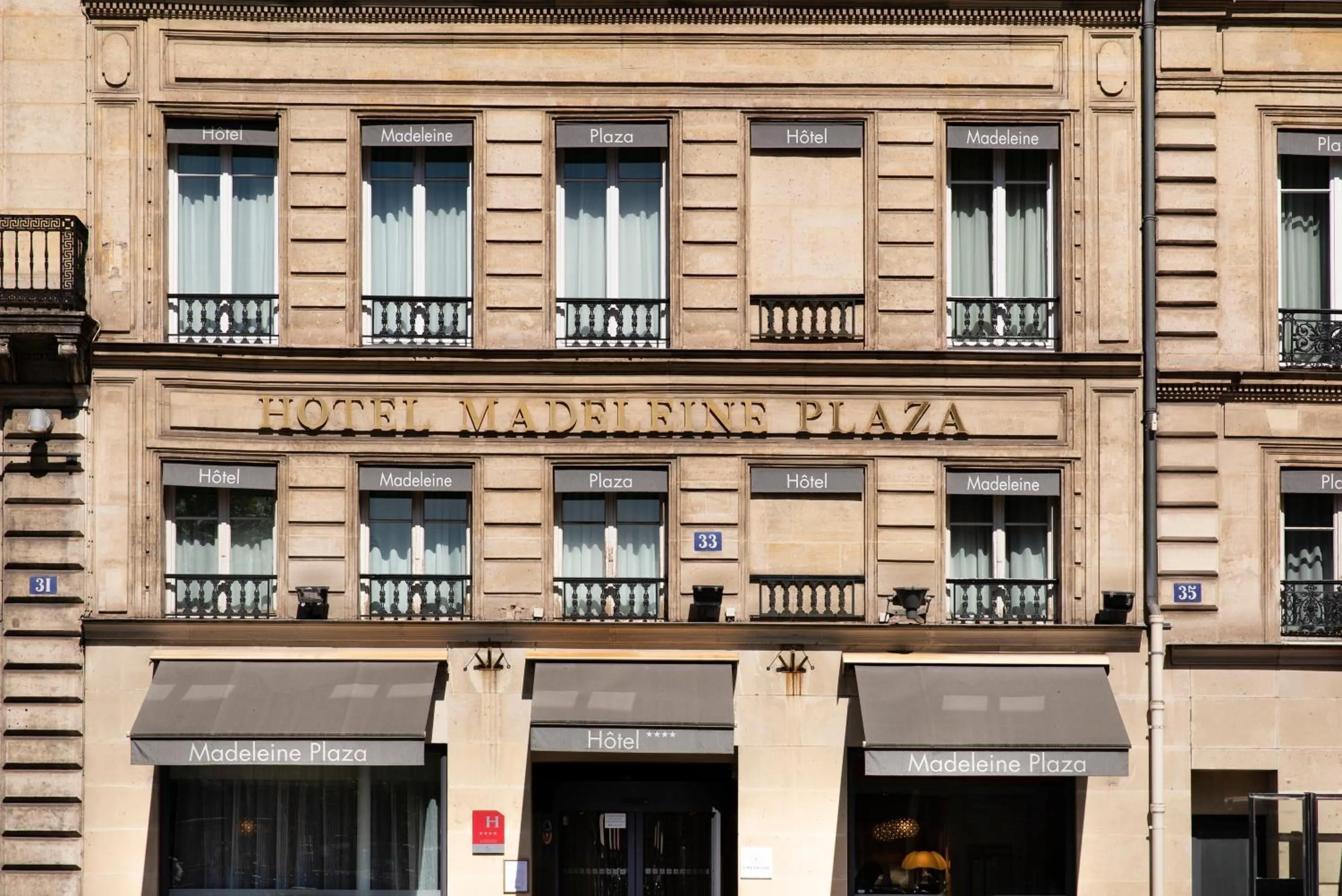 Property building in Hôtel Madeleine Plaza