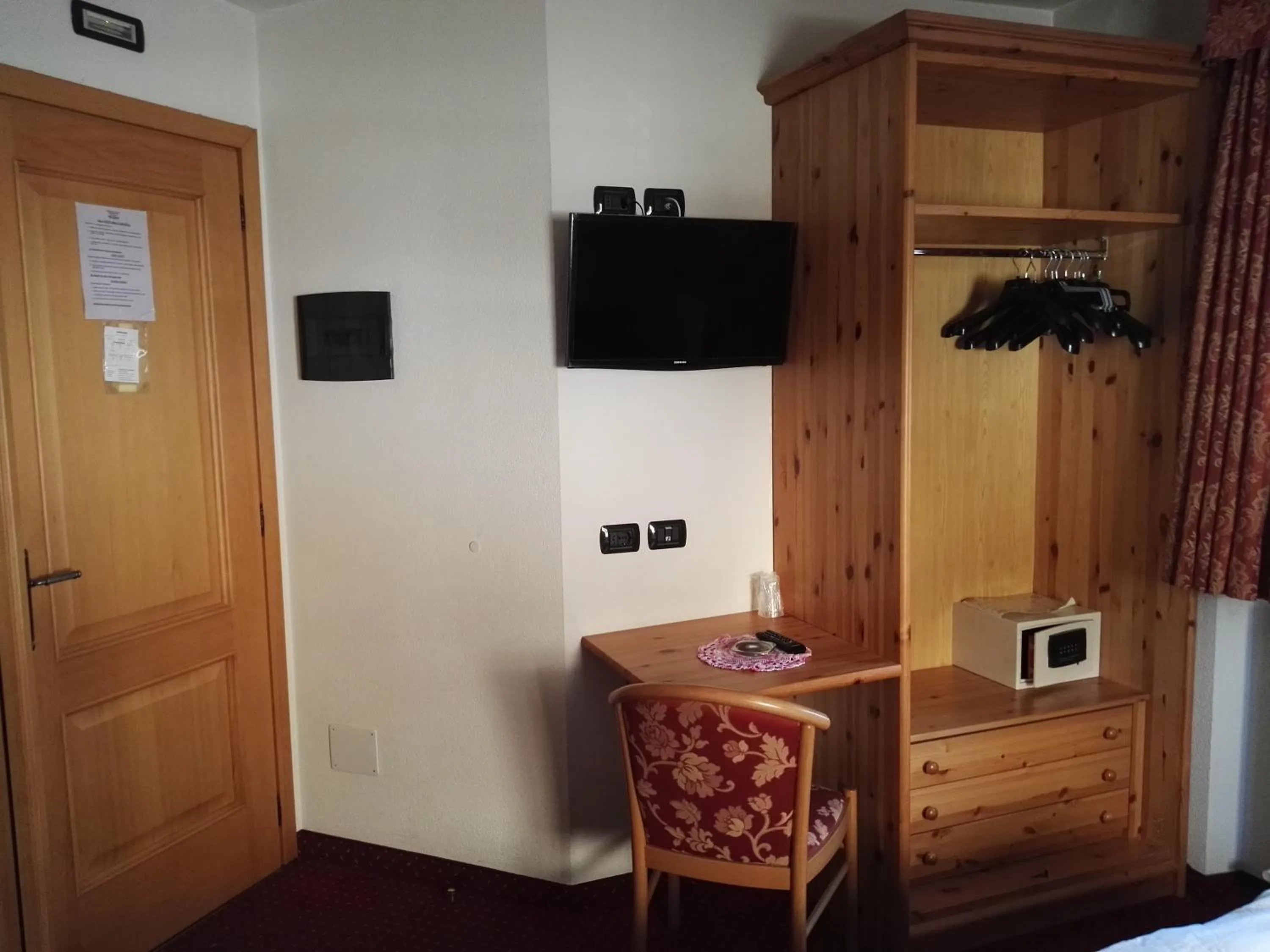 Photo of the whole room in Garni Baita Cecilia