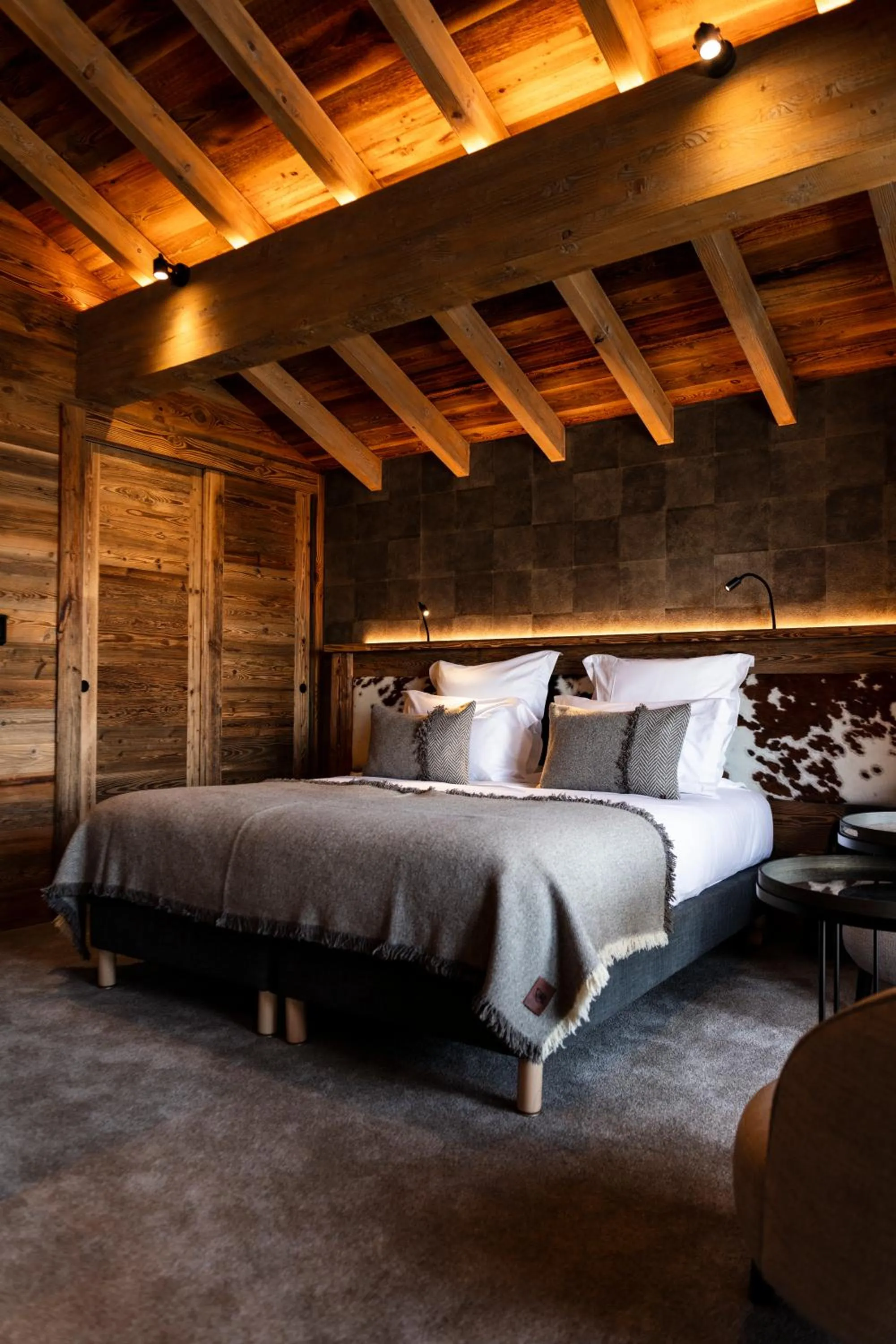 Photo of the whole room, Bed in M Lodge & Spa