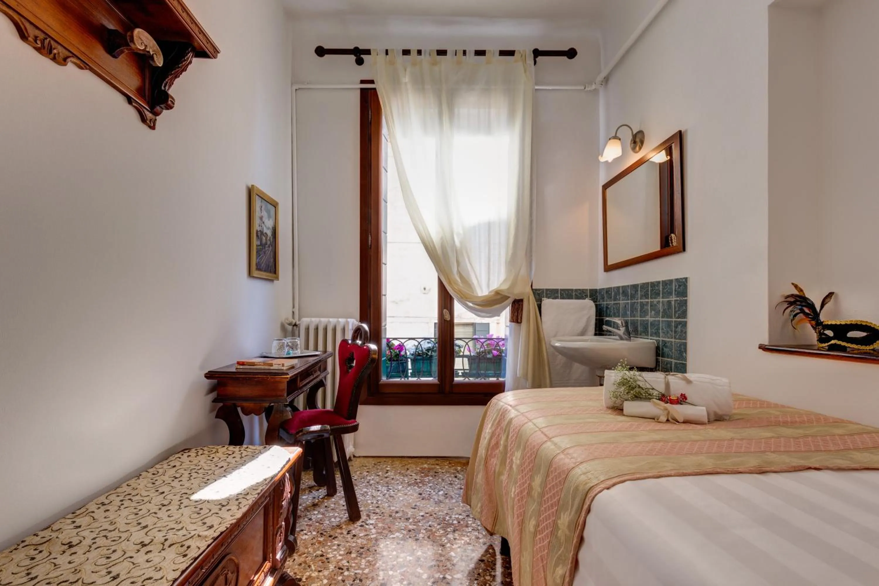 Bedroom in Hotel San Samuele