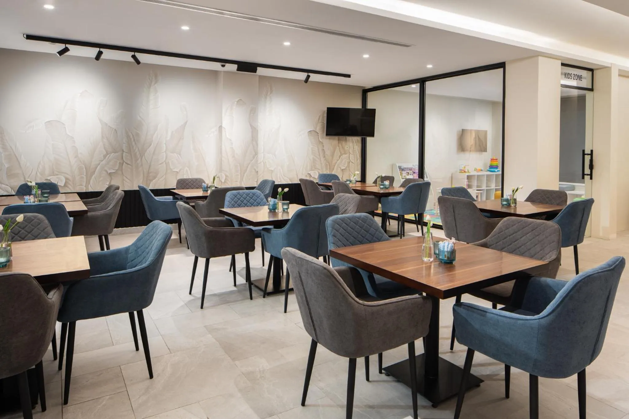 Restaurant/places to eat in Marlo Hotel - فندق مارلو