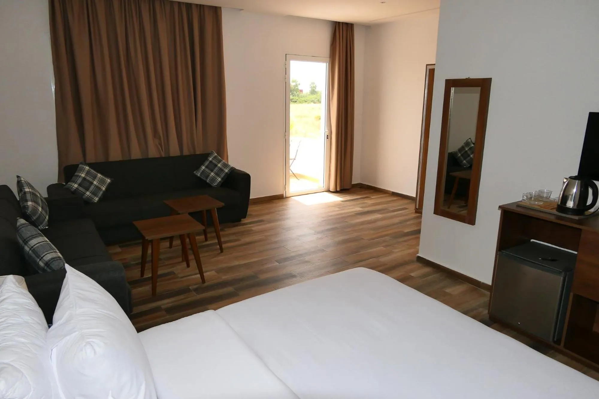 Photo of the whole room, Bed in Hôtel Corail de Cabo