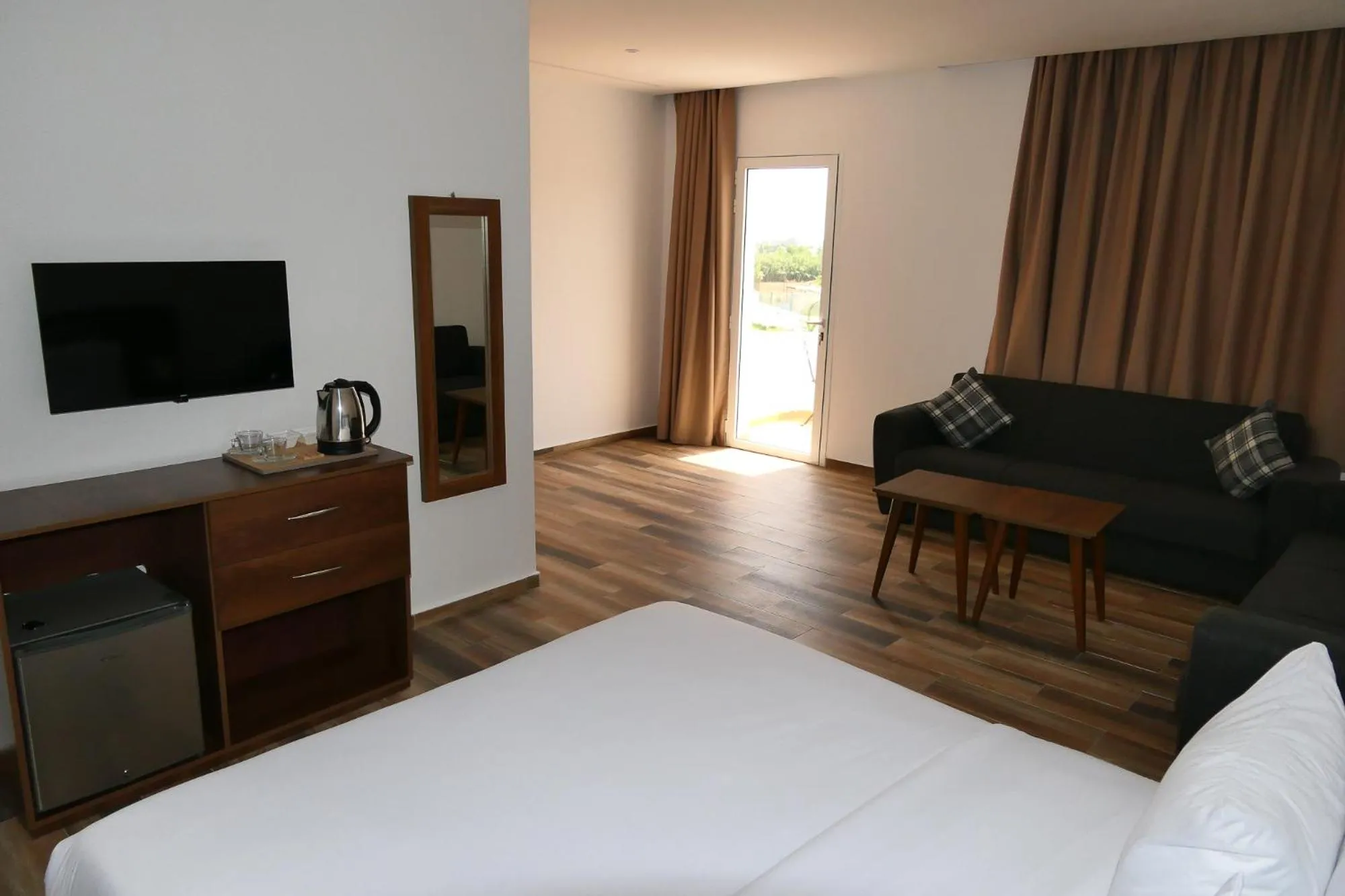 Photo of the whole room, Bed in Hôtel Corail de Cabo