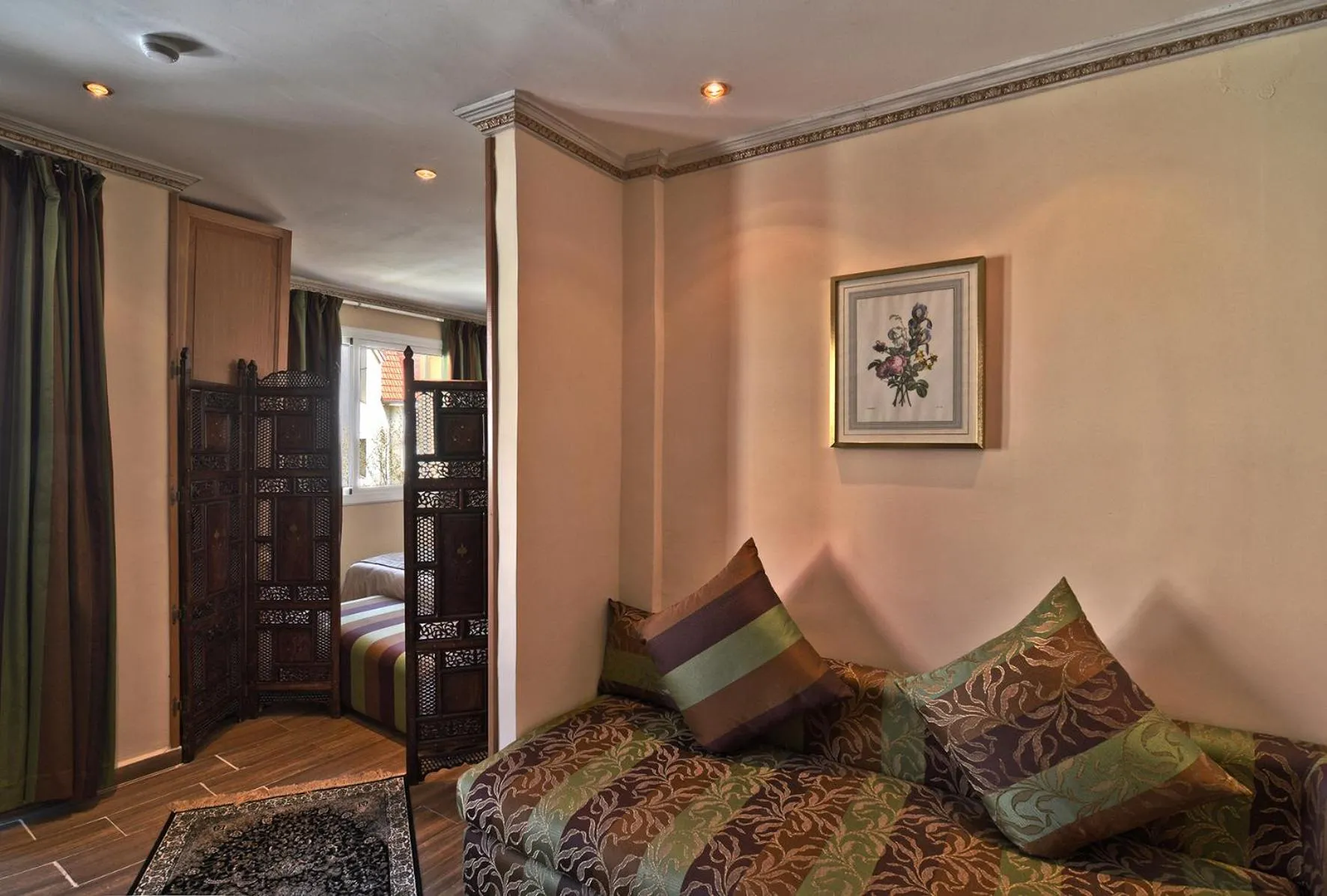 Living room, Bed in Résidence Ifrane Palace