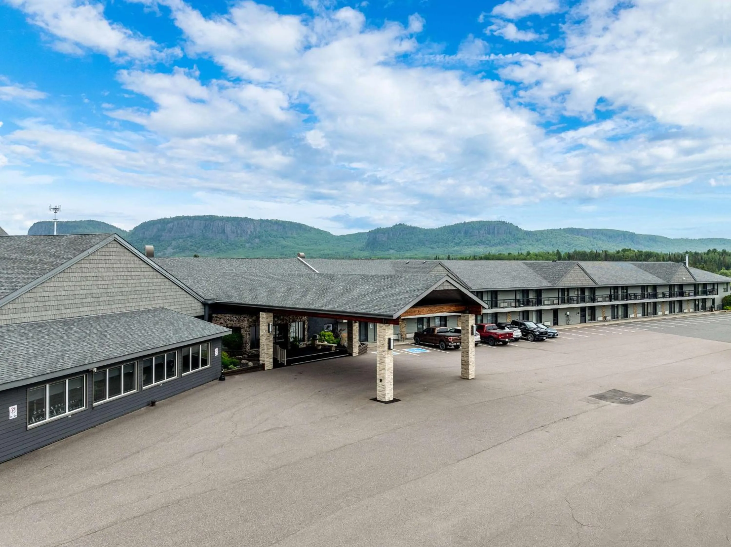 Property building in Best Western Plus NorWester Hotel & Conference Centre