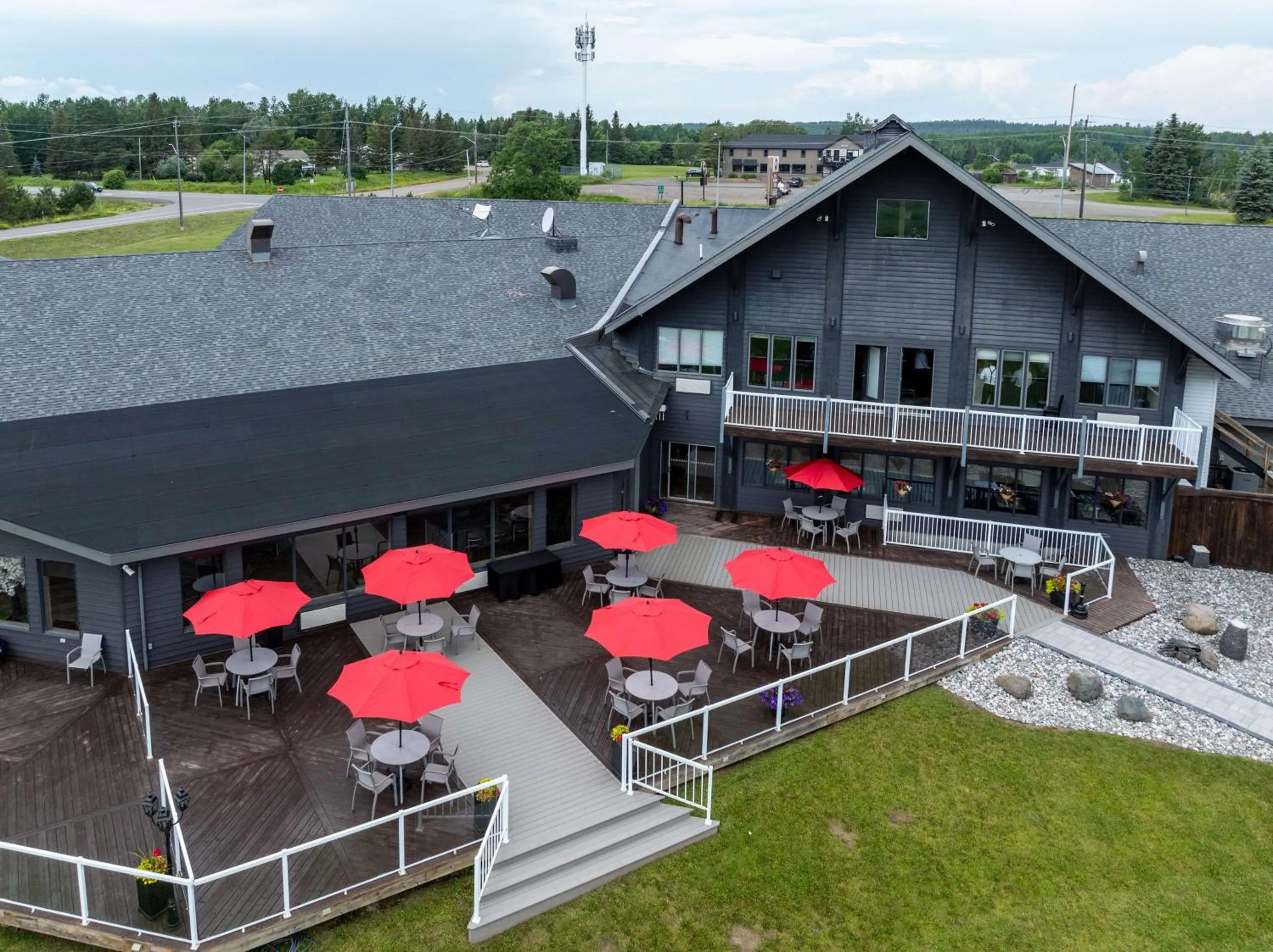 Property building in Best Western Plus NorWester Hotel & Conference Centre