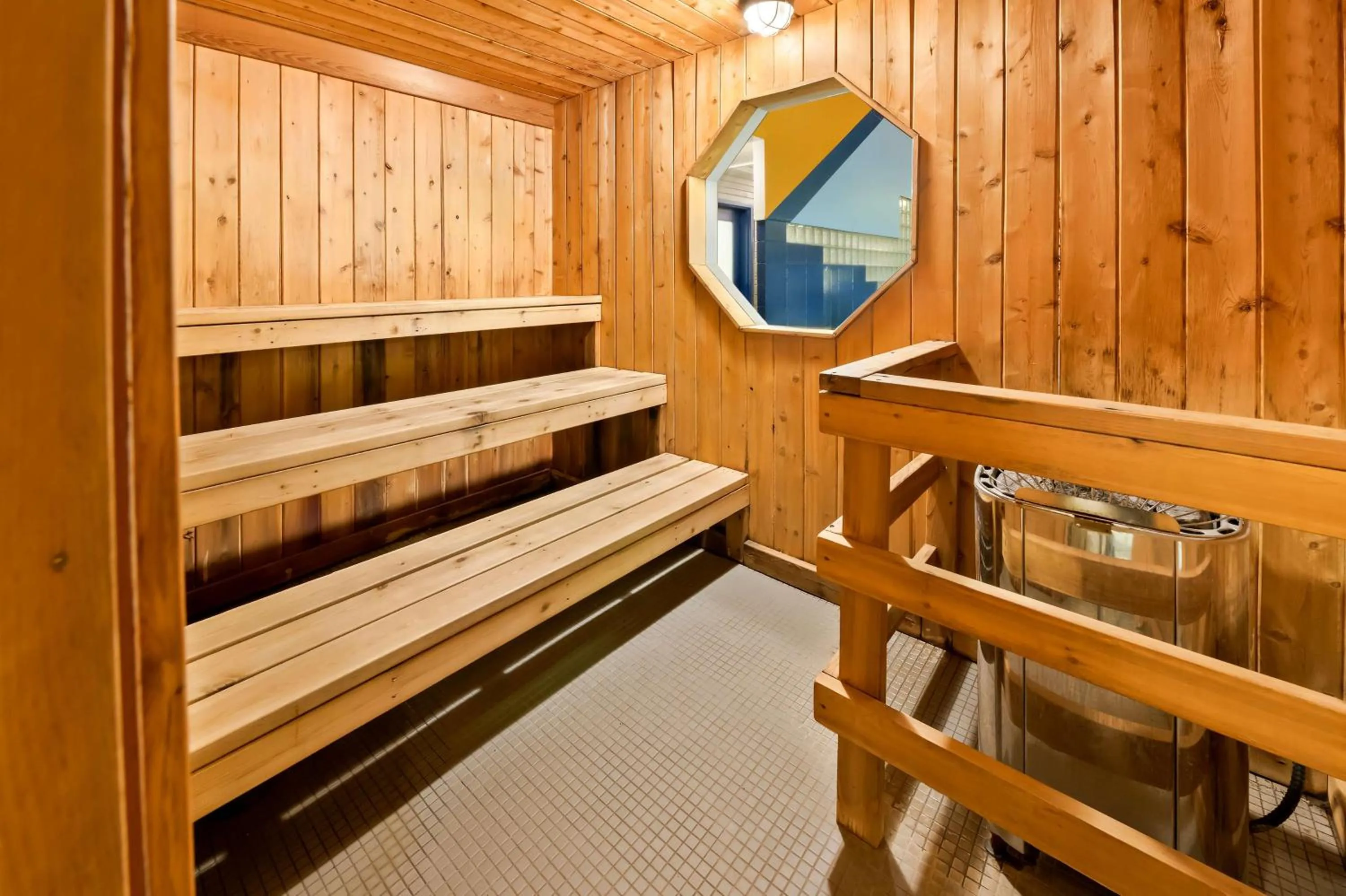 Spa and wellness centre/facilities in Best Western Plus NorWester Hotel & Conference Centre