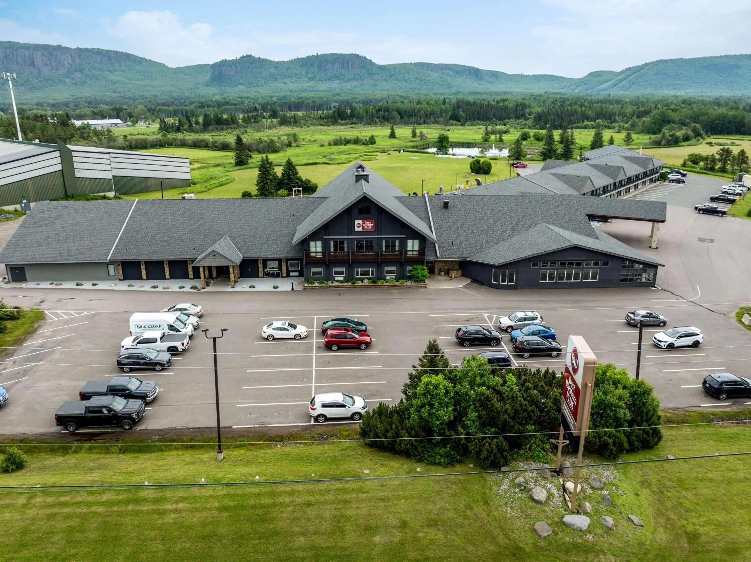 Property building in Best Western Plus NorWester Hotel & Conference Centre