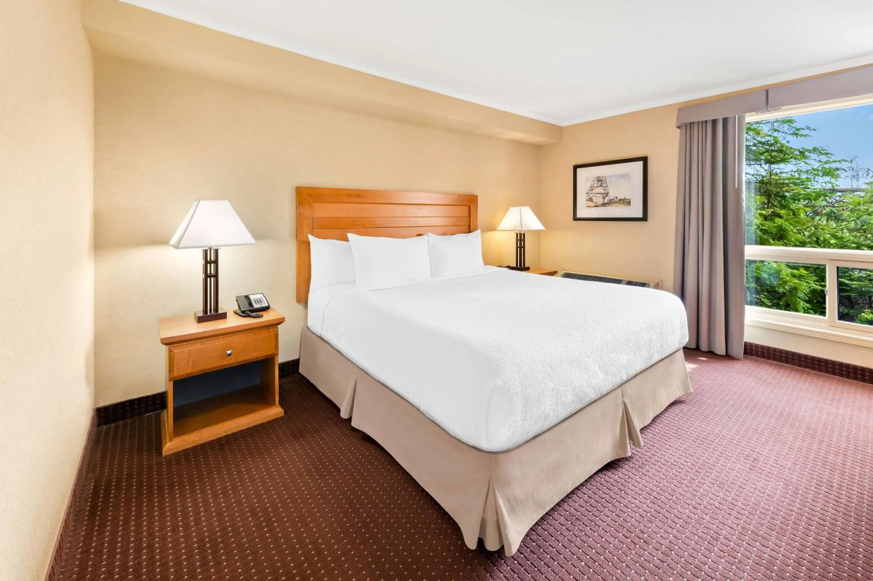 Photo of the whole room, Bed in Best Western Plus NorWester Hotel & Conference Centre