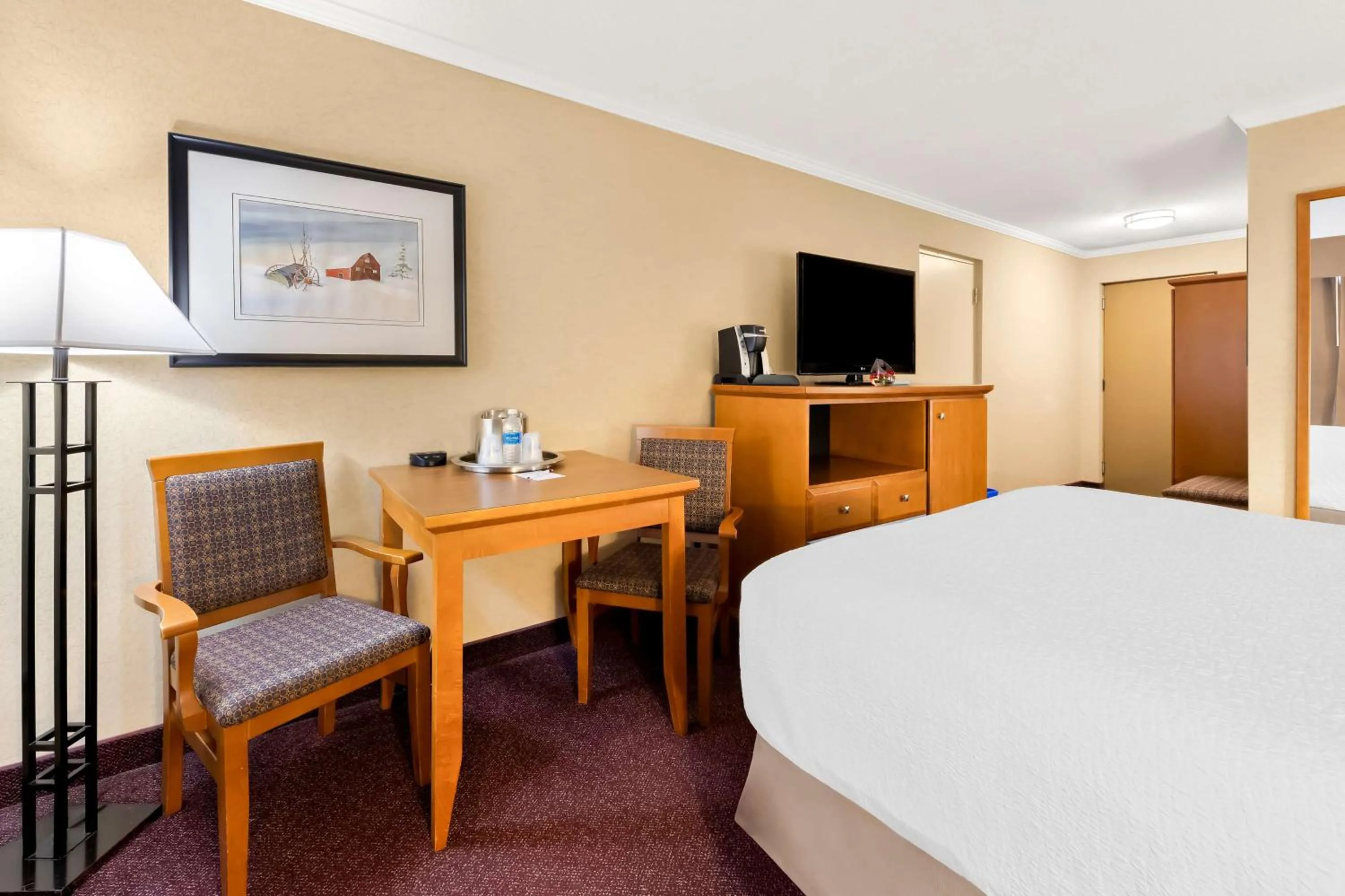 Bedroom, Bed in Best Western Plus NorWester Hotel & Conference Centre