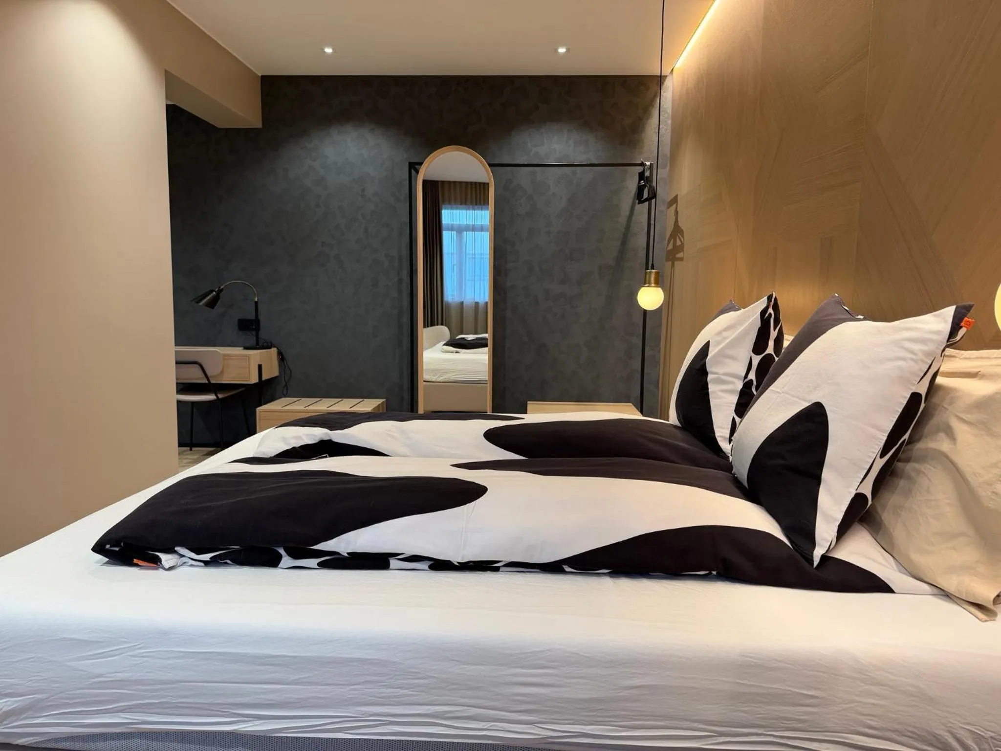 Bedroom, Bed in Hotel Lotus