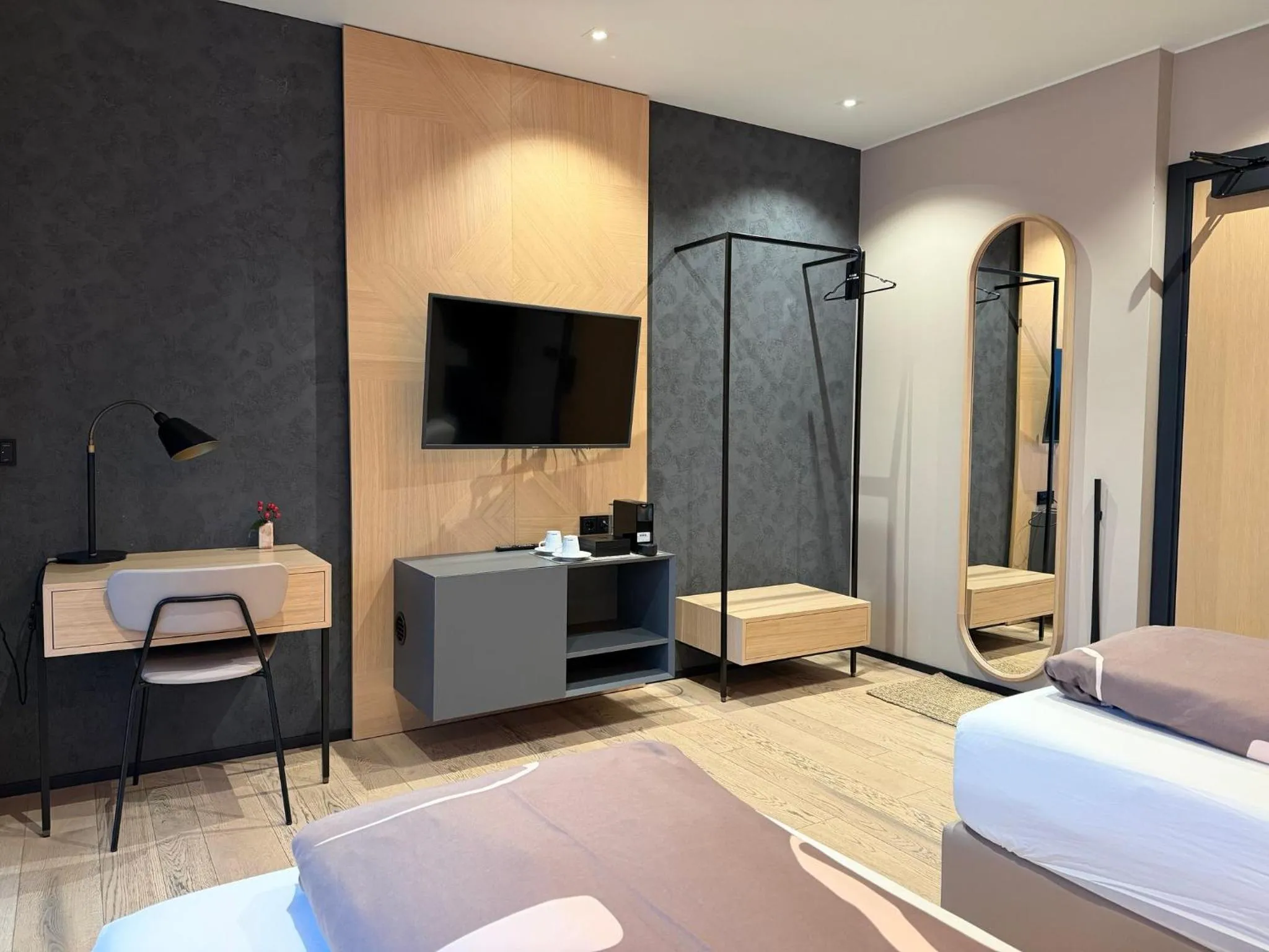 Bedroom, Bed in Hotel Lotus