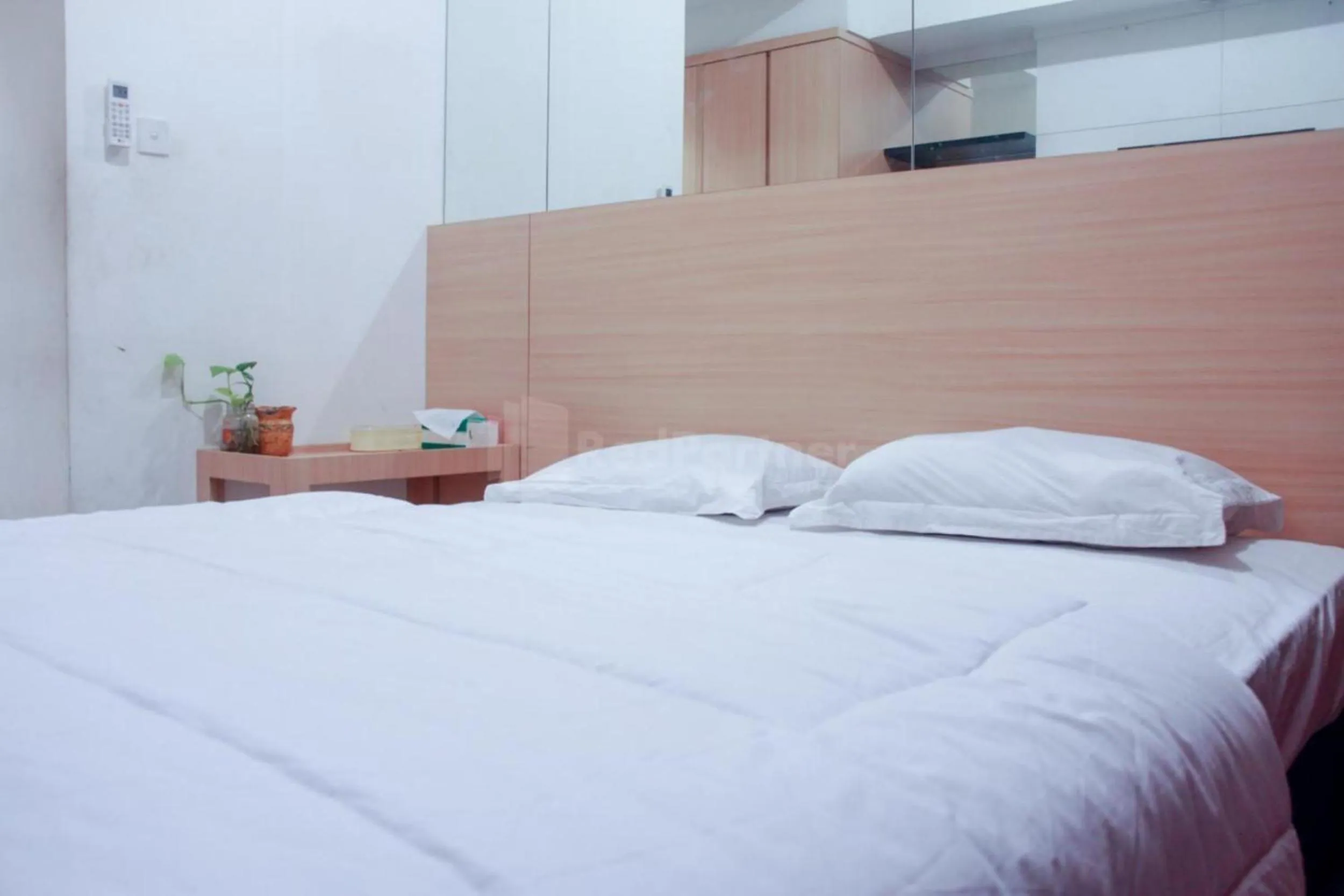 Bedroom, Bed in RedLiving Apartemen TreeParkCity - My Rooms Tower Alpine