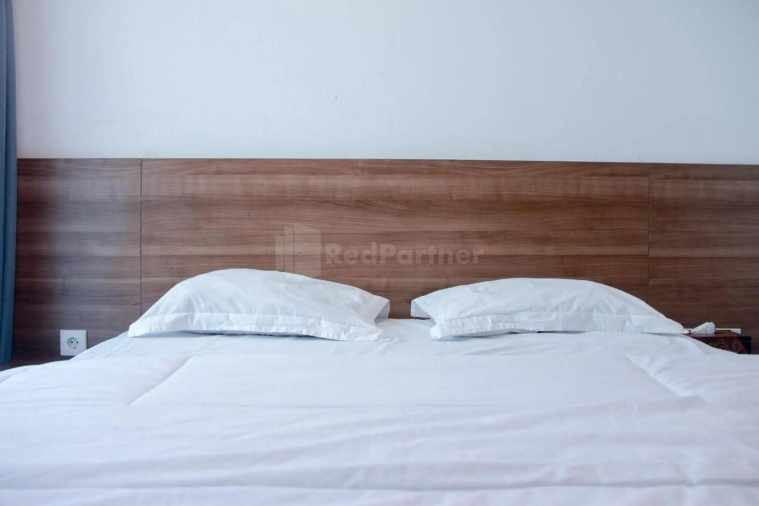 Bedroom, Bed in RedLiving Apartemen TreeParkCity - My Rooms Tower Alpine