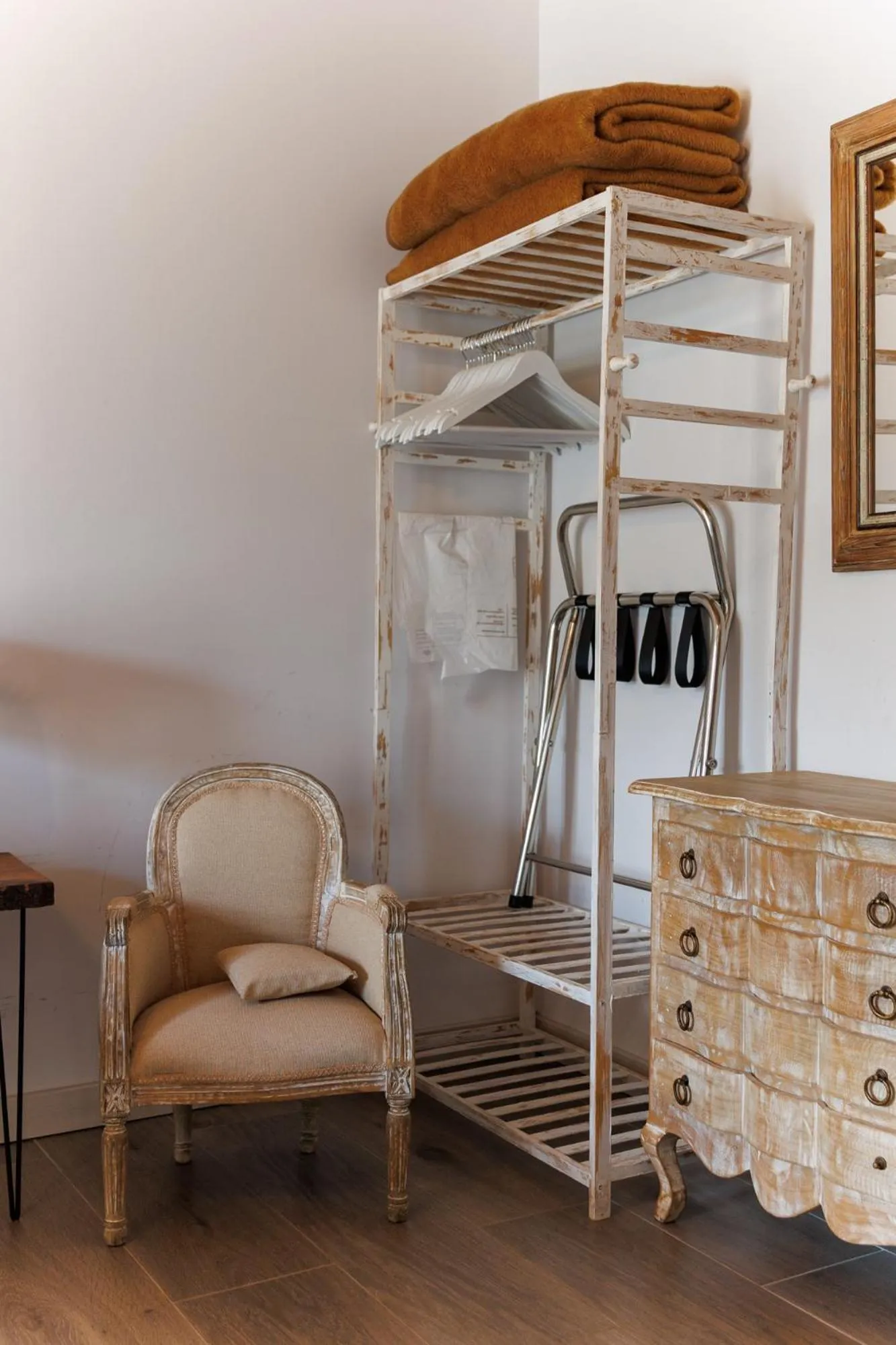 wardrobe in El Hotel & SPA de Verdiago