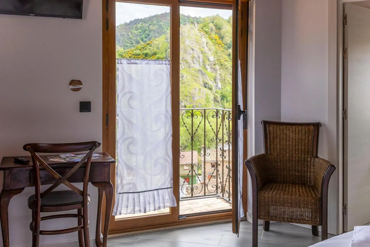 Balcony/Terrace in El Hotel & SPA de Verdiago
