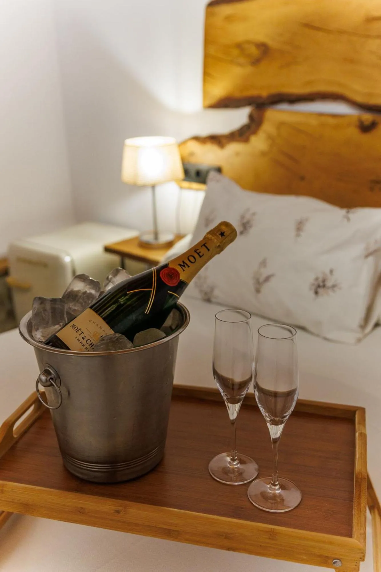 room service, Bed in El Hotel & SPA de Verdiago