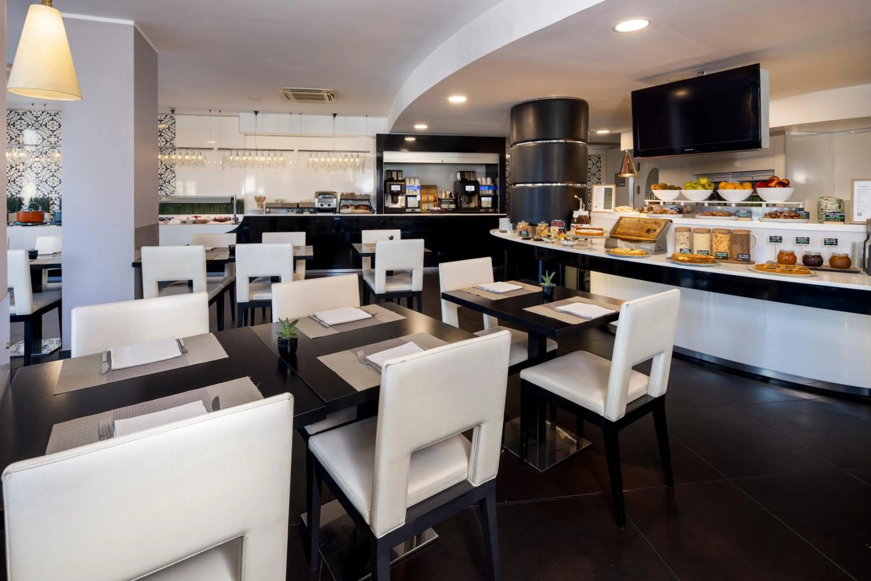 Food and drinks in CHC Business Residence