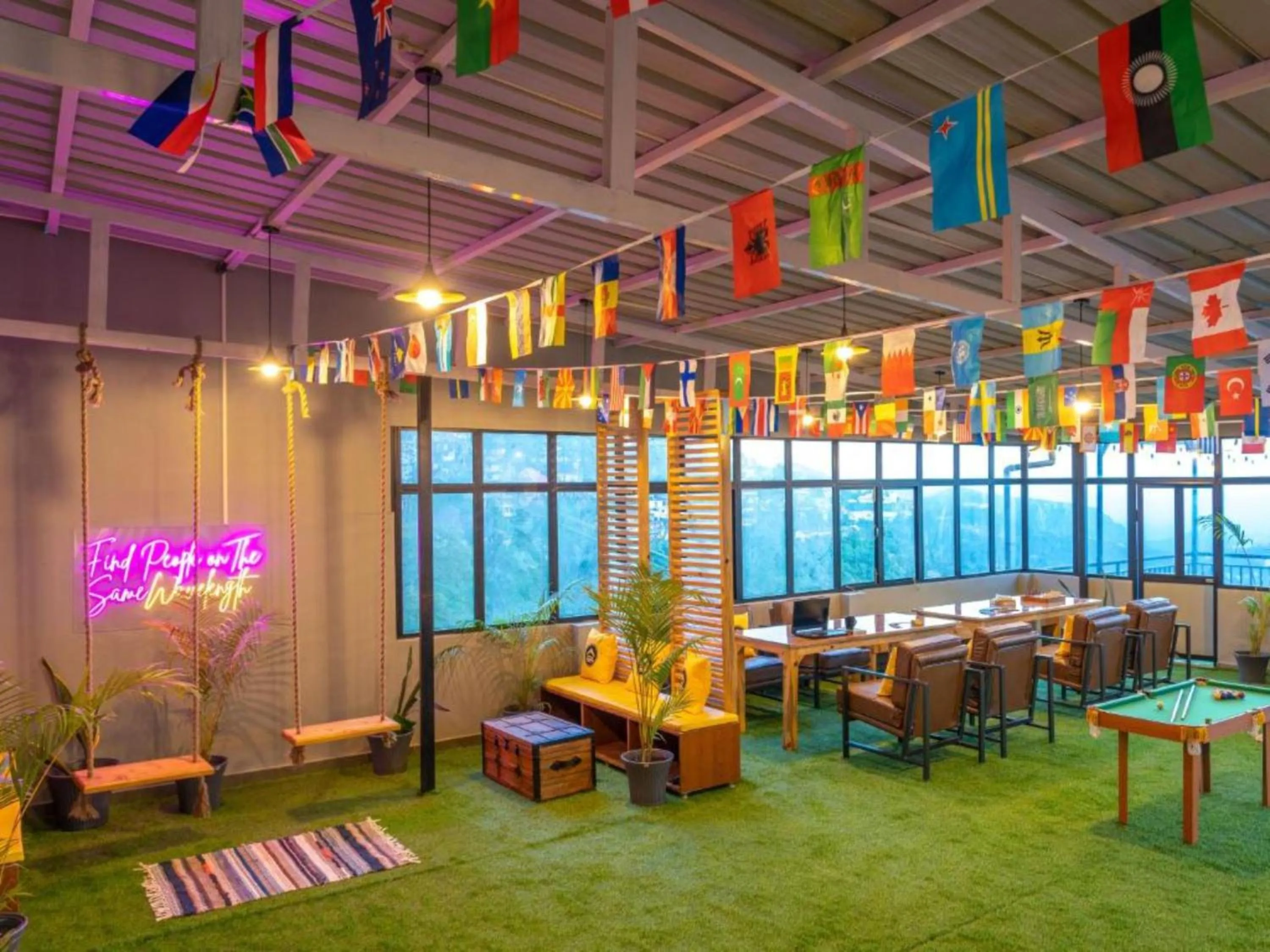 Restaurant/places to eat in The Hosteller Mussoorie, Mall Road