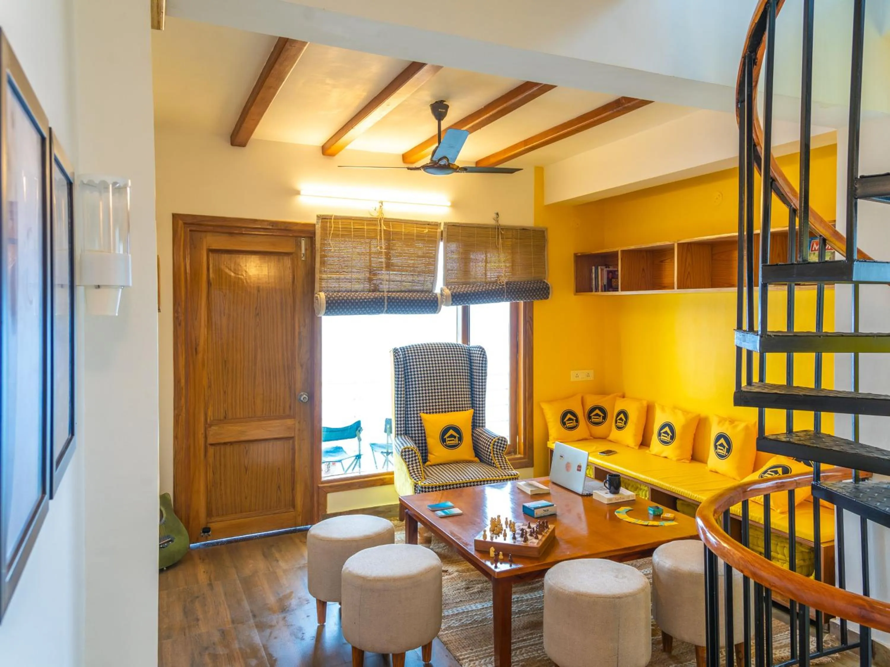 Communal lounge/ TV room in The Hosteller Mussoorie, Mall Road