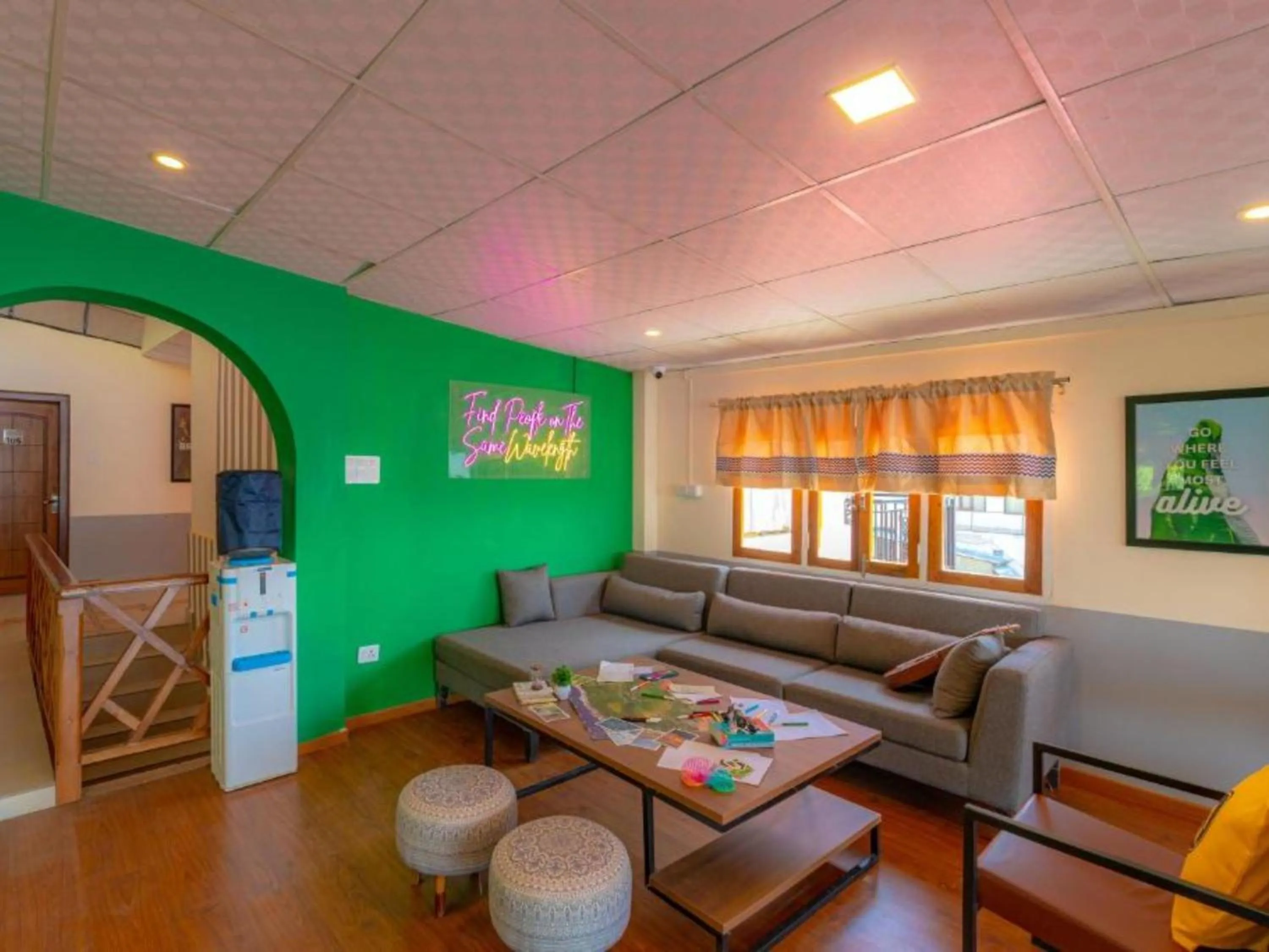 TV and multimedia in The Hosteller Mussoorie, Mall Road