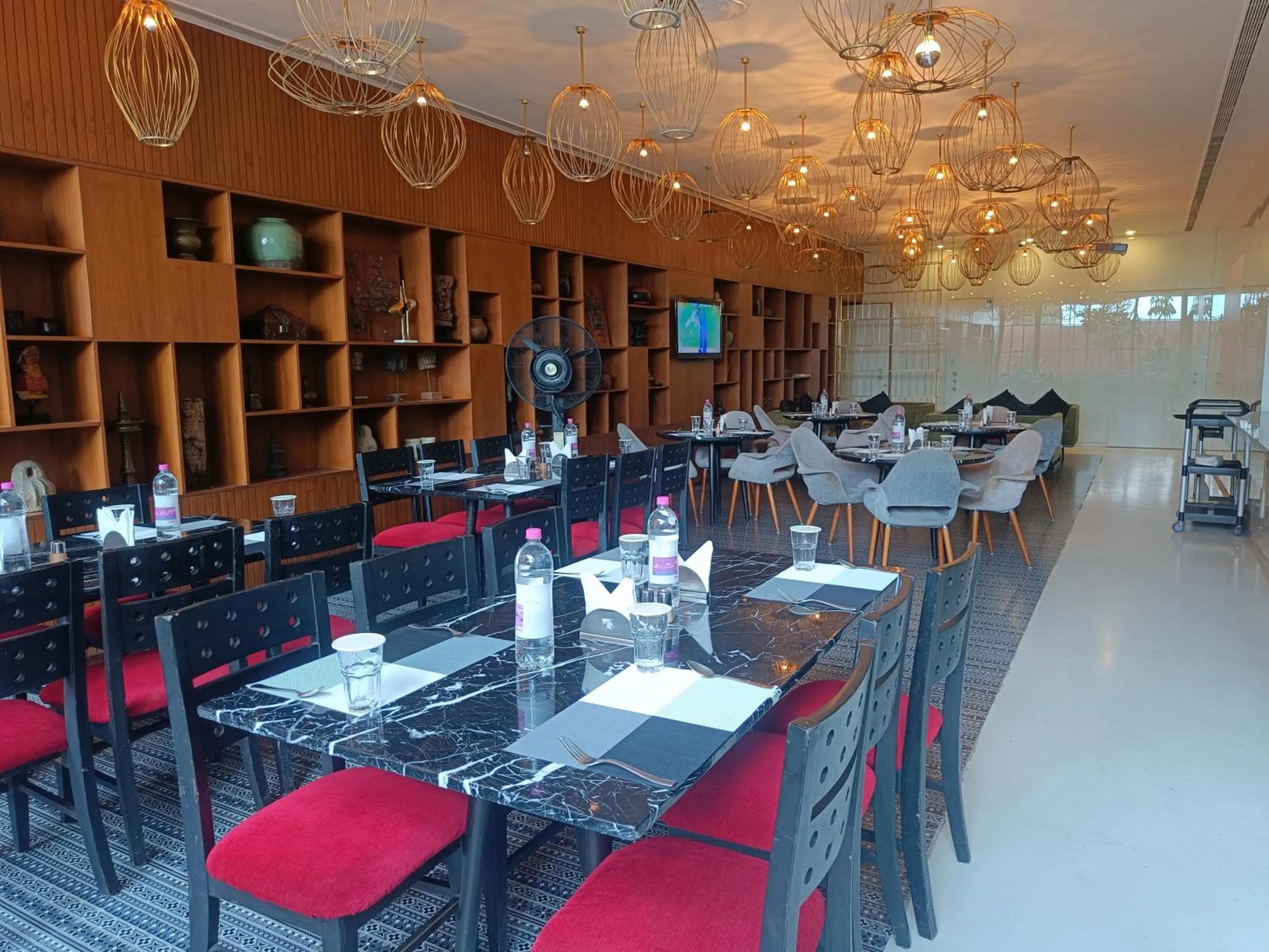 Restaurant/places to eat in Boulevard by Design Hotel Chennai