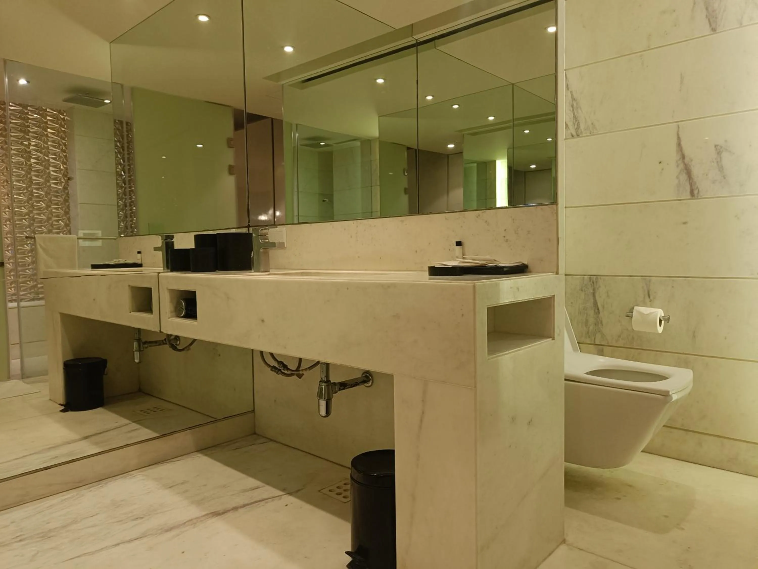 Toilet in Boulevard by Design Hotel Chennai