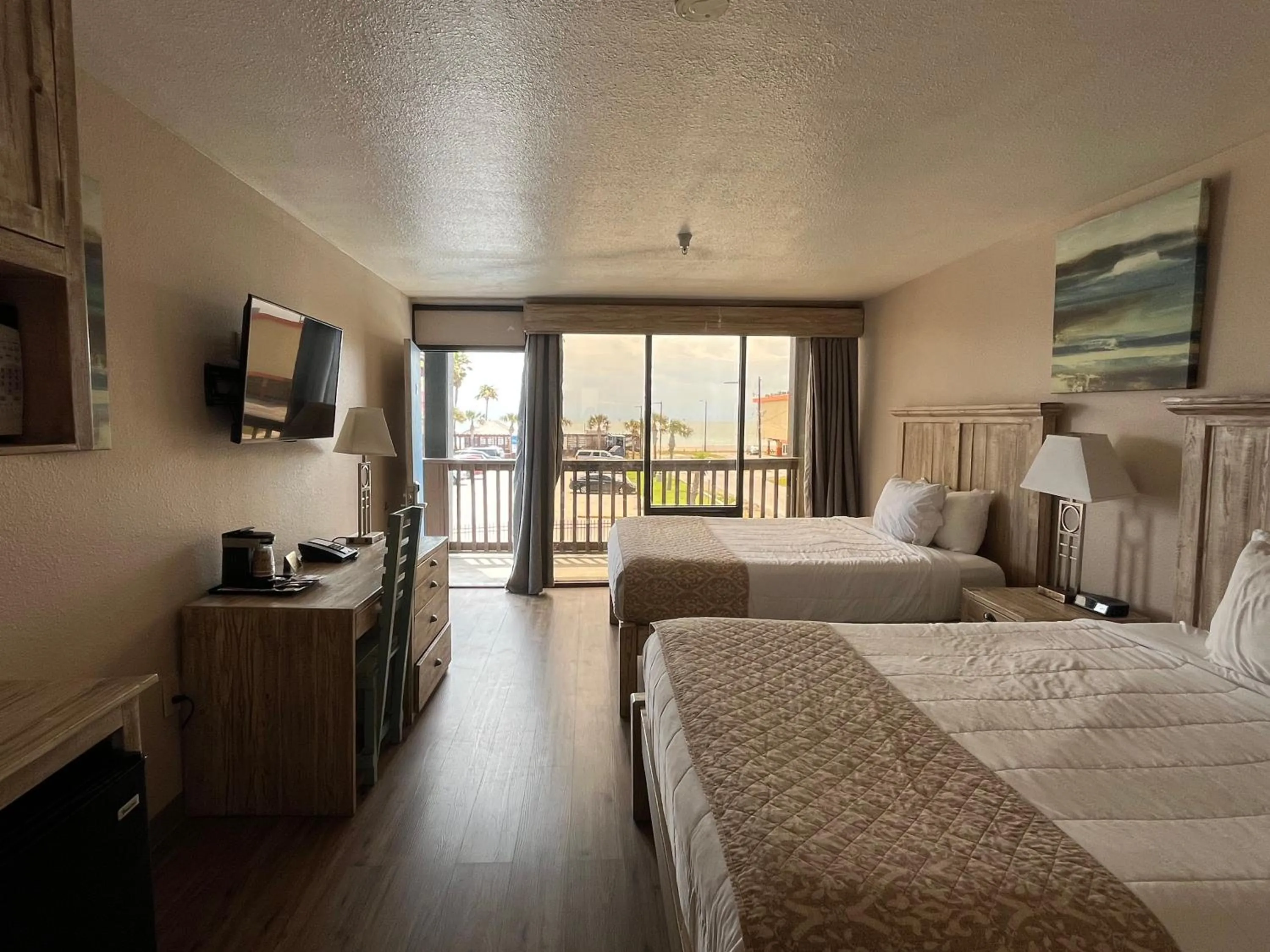 View (from property/room), Bed in Hotel DeVille