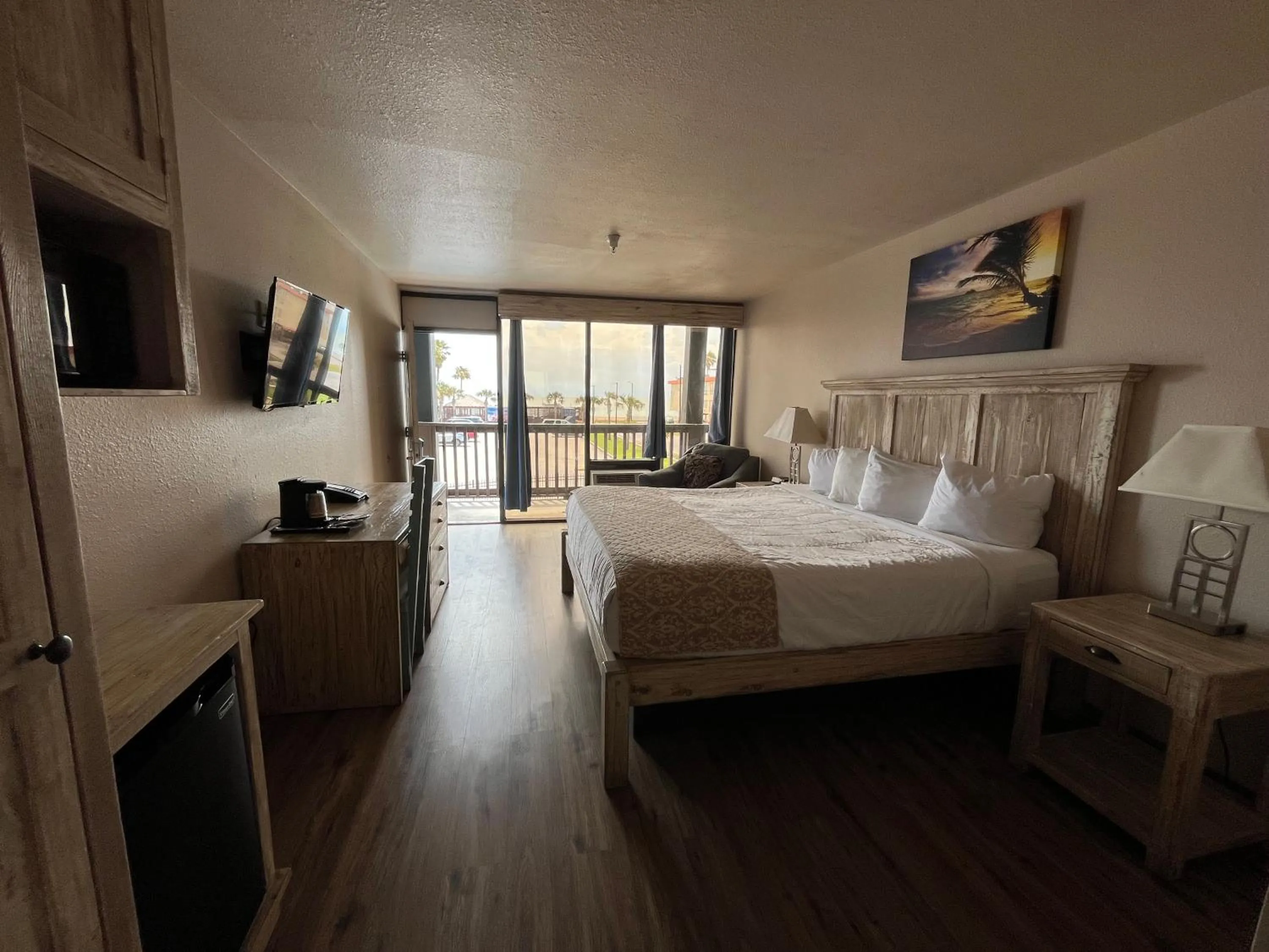 Photo of the whole room, Bed in Hotel DeVille