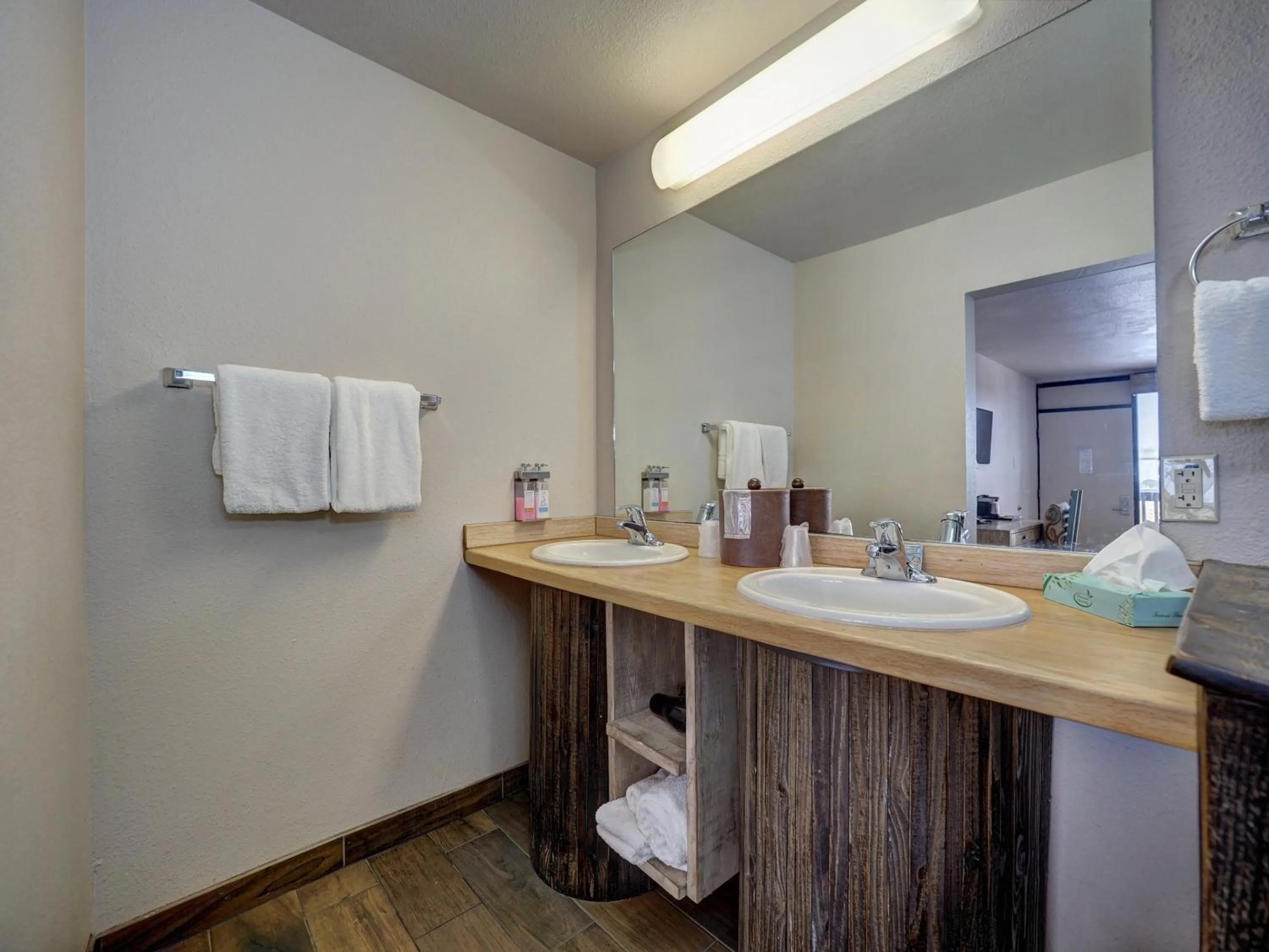 Bathroom in Hotel DeVille