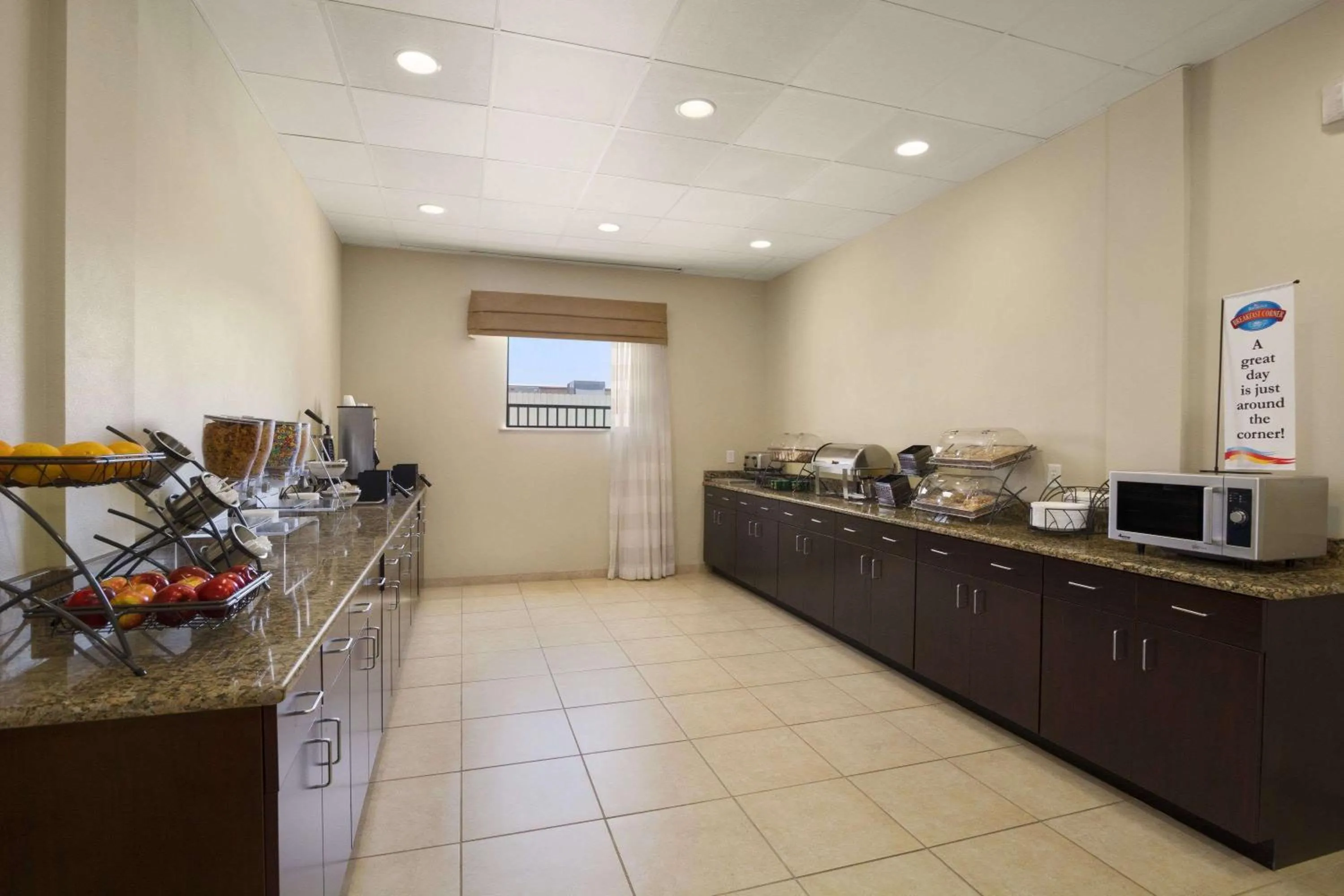 Restaurant/places to eat in PetroStay Inn & Suites Cotulla