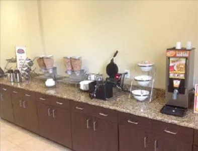 Restaurant/places to eat in PetroStay Inn & Suites Cotulla