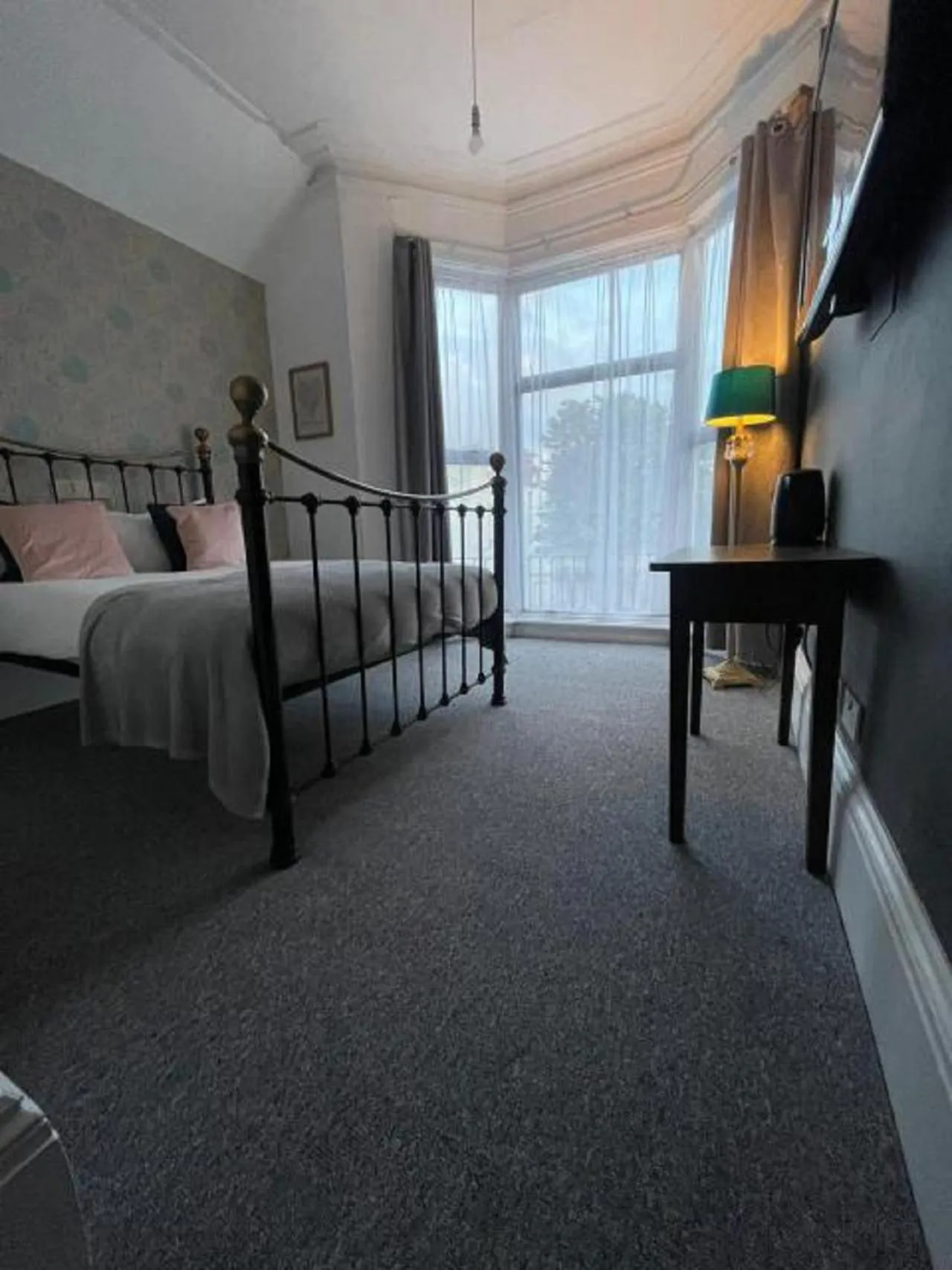 Bedroom, Bed in Number 19 Brighton