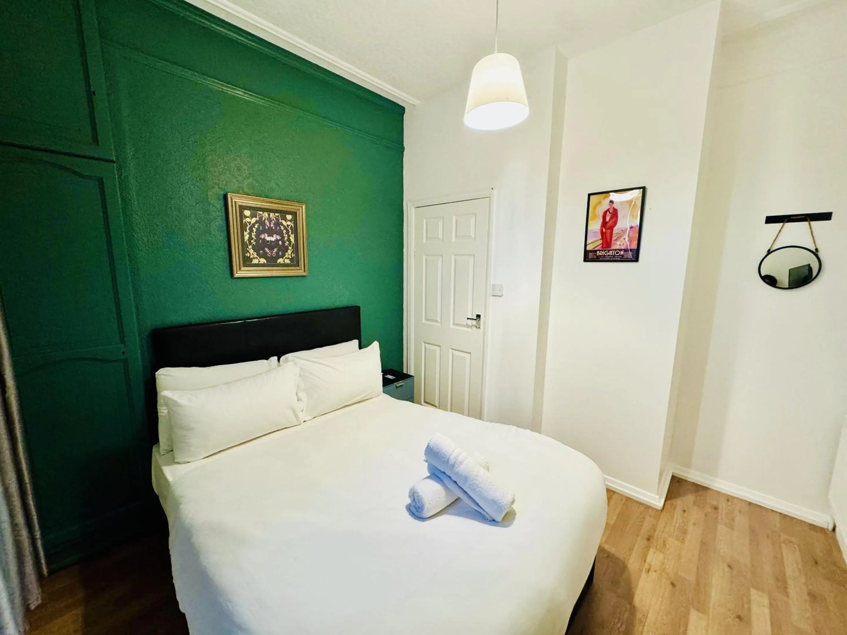 Bedroom, Bed in Number 19 Brighton