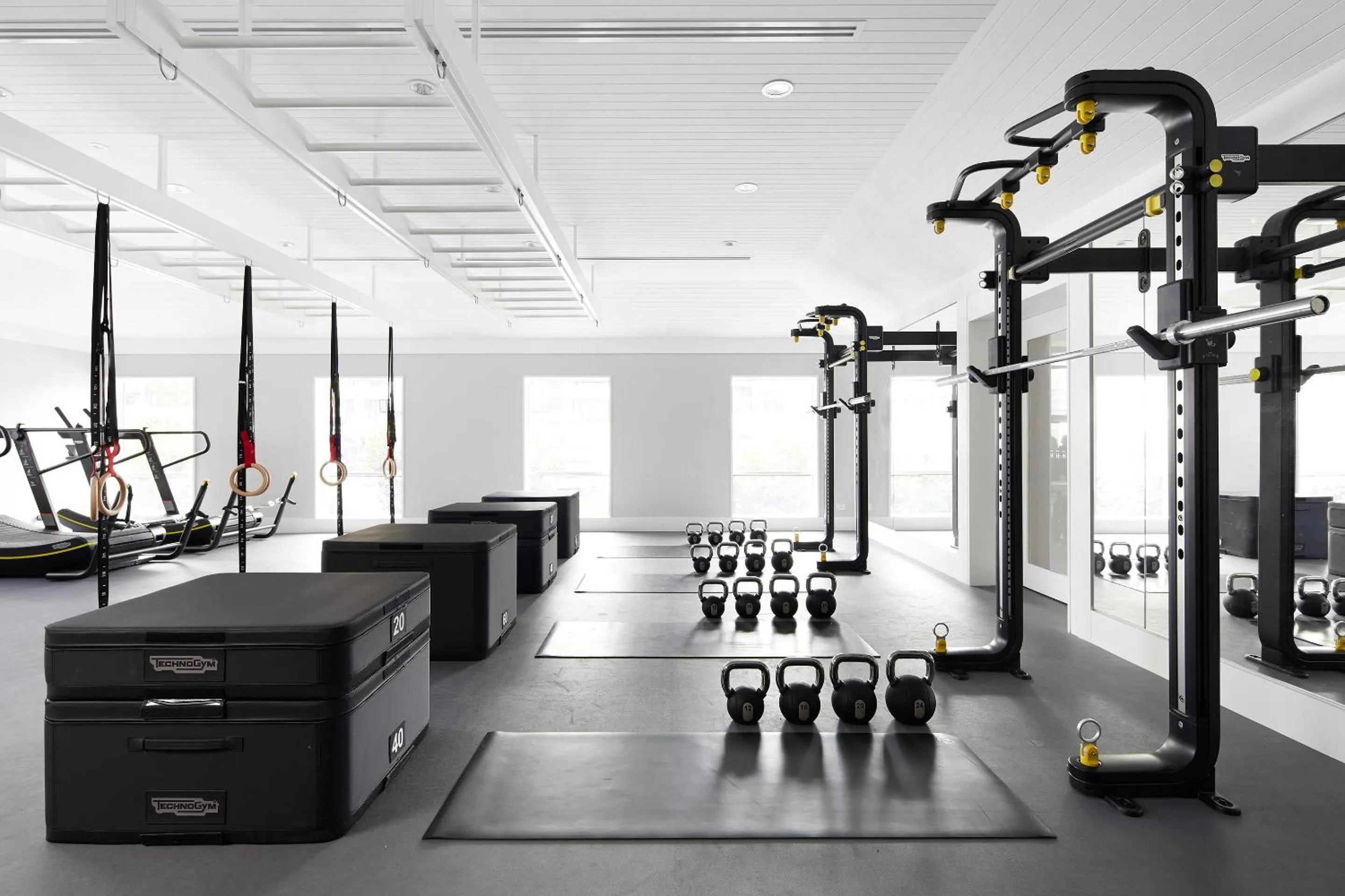 Fitness centre/facilities in Brassey Hotel