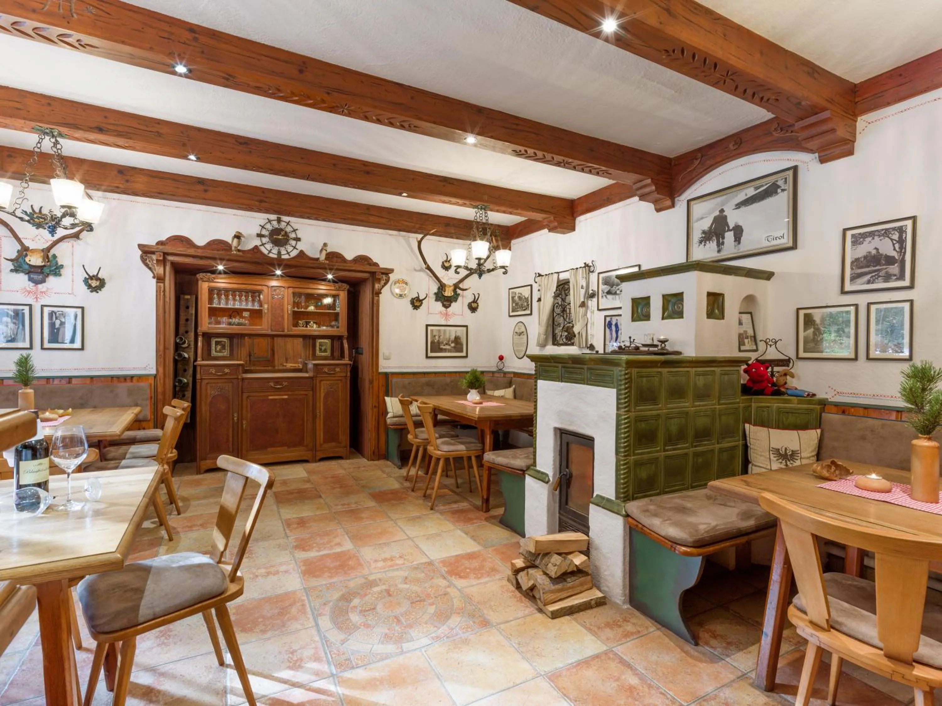 Restaurant/places to eat in Hotel Gasthof Felsenkeller