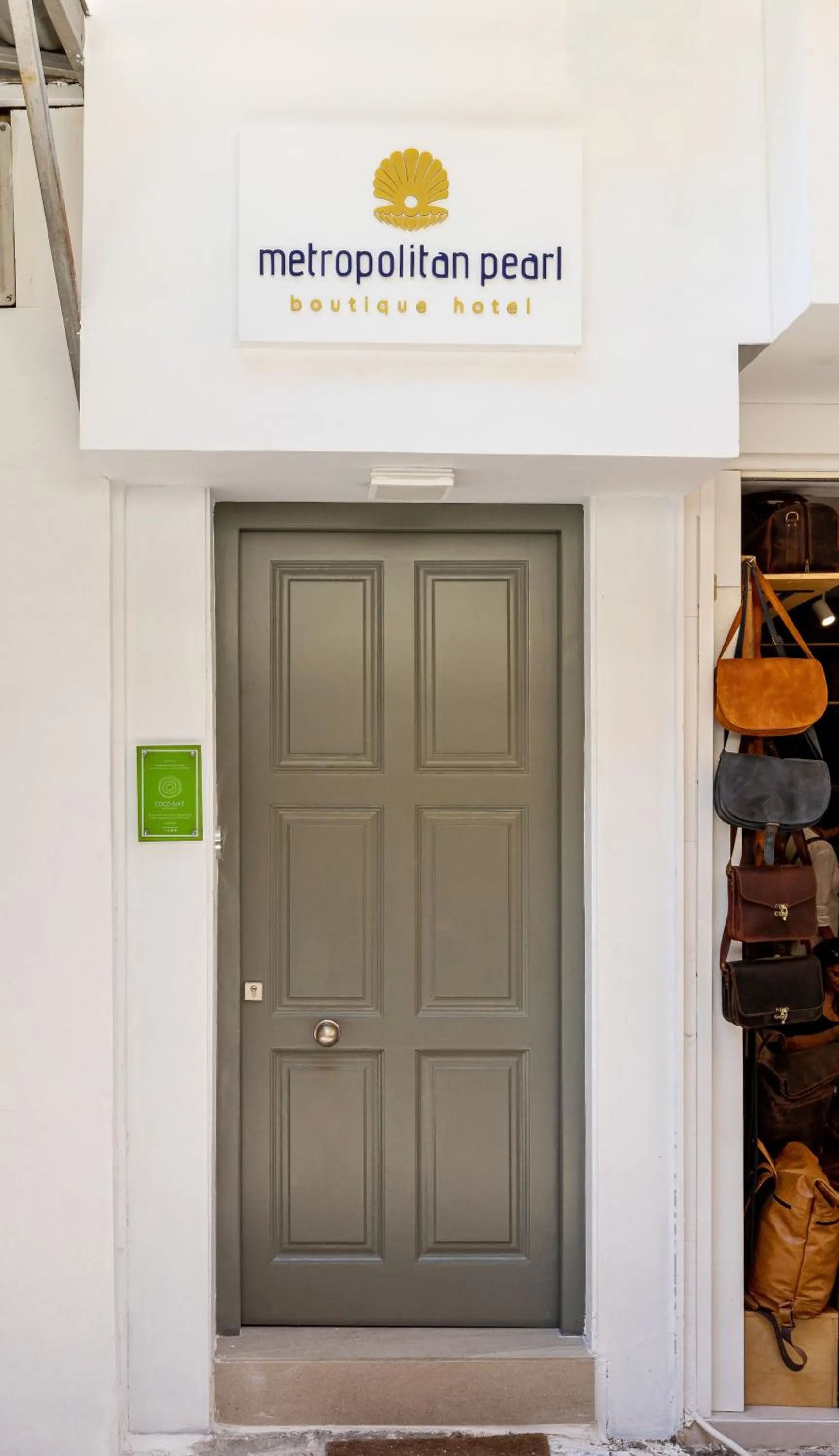 Facade/entrance in Metropolitan Pearl Boutique Hotel