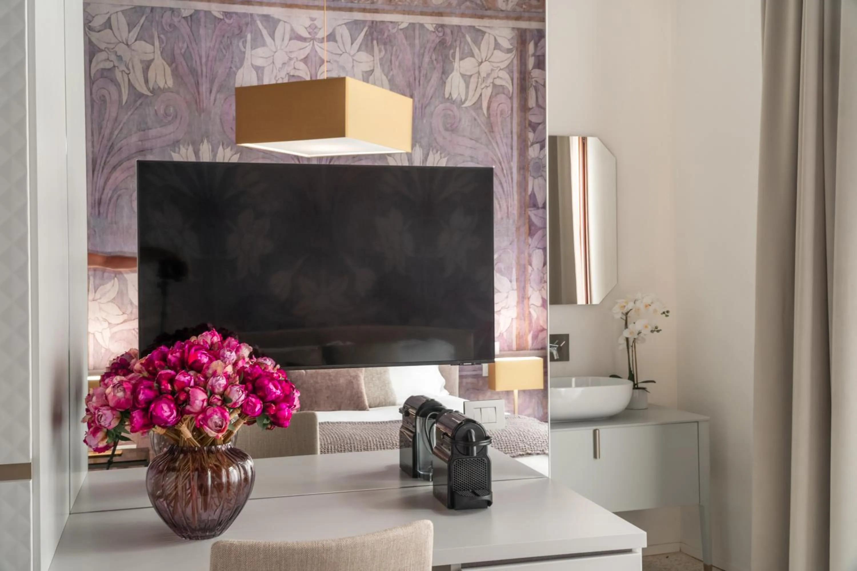 TV and multimedia in Ninfea Luxury Suites