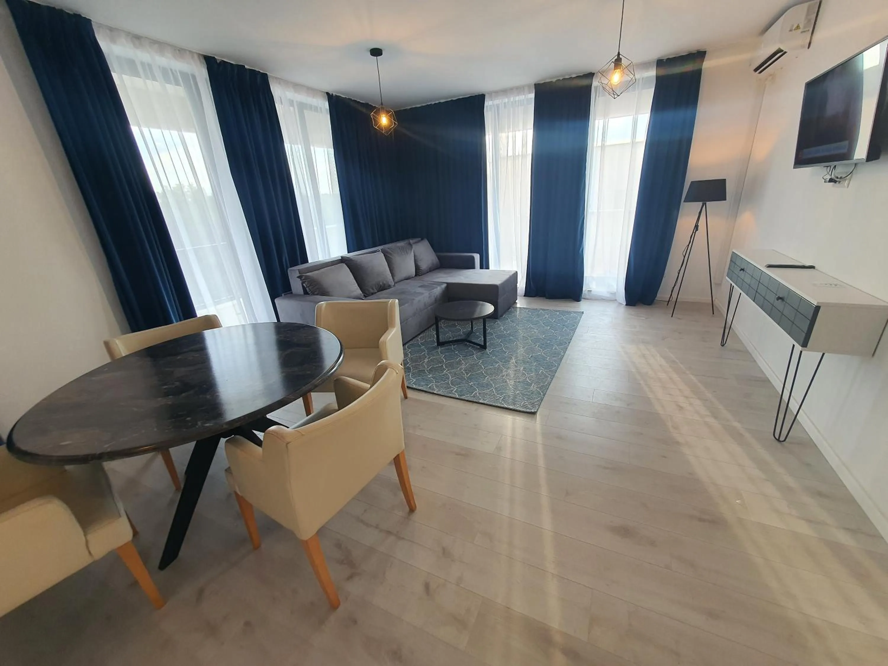 TV and multimedia in Grey Residence Apartments