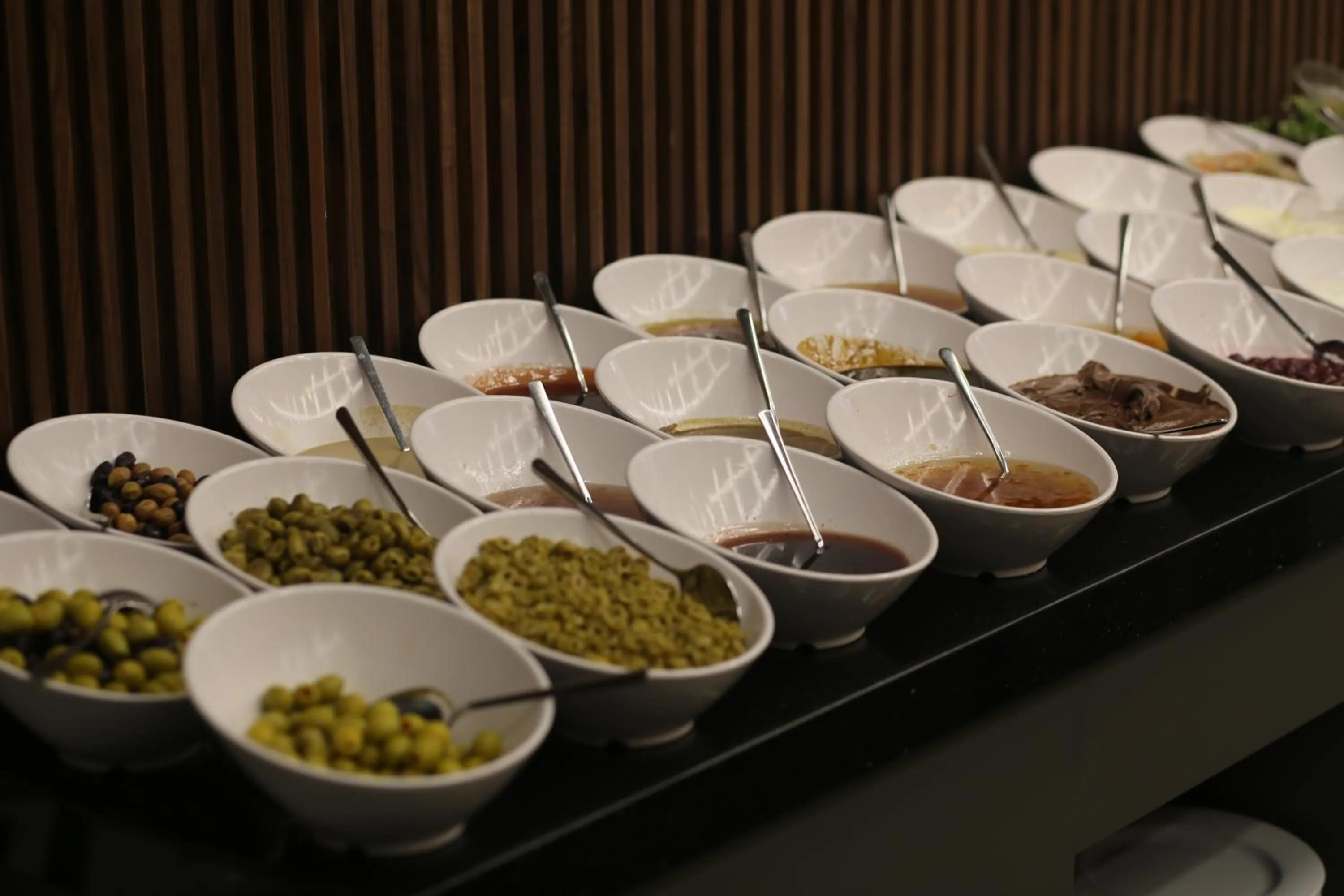 Restaurant/places to eat in Lala Grand Hotel