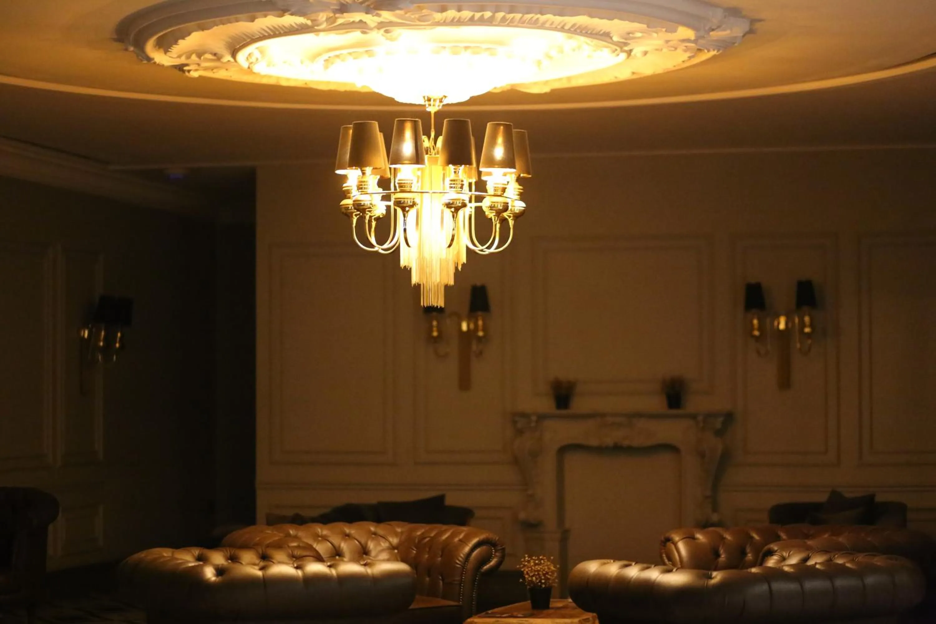 Communal lounge/ TV room in Lala Grand Hotel