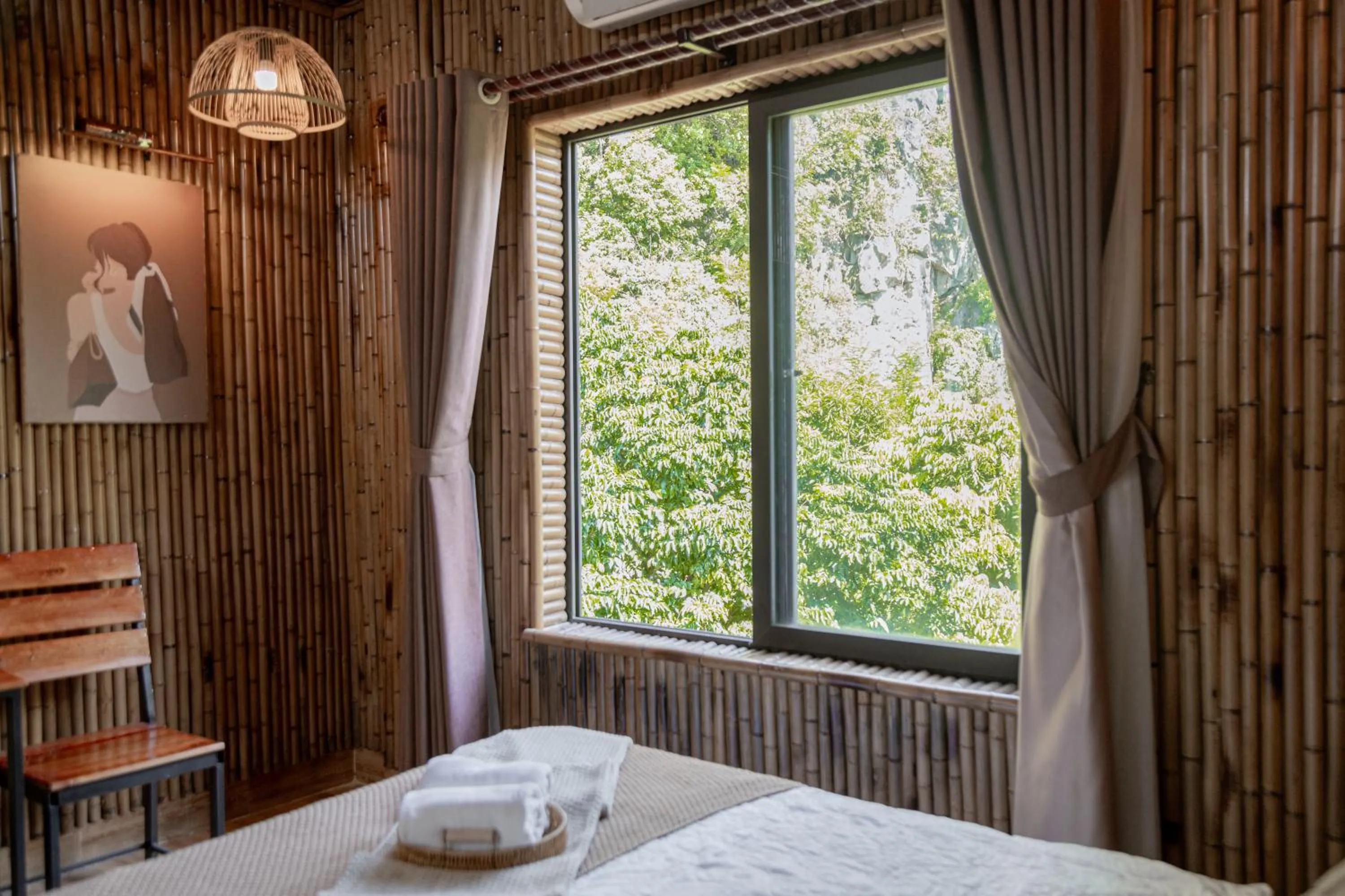 Bed in Bamboo Hill Villa