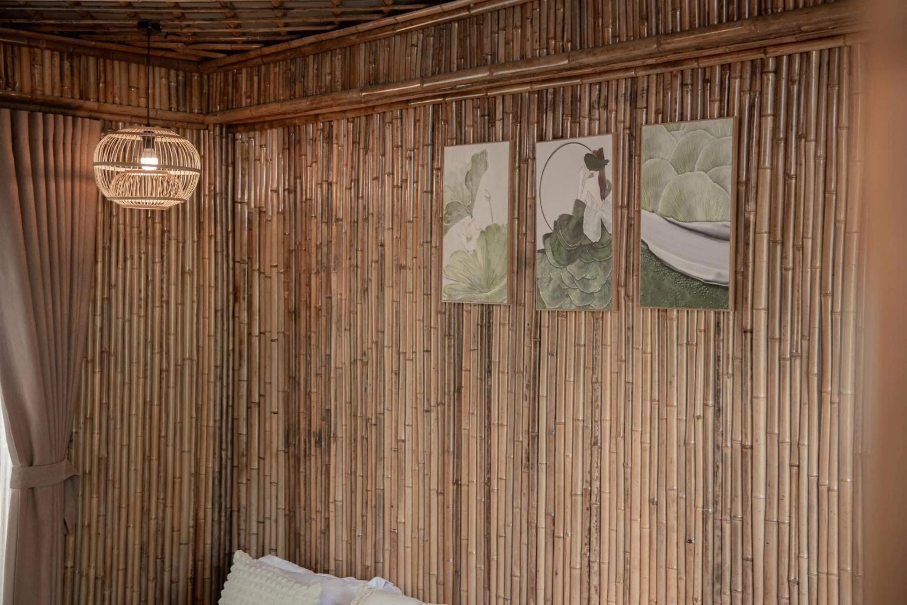 Bed in Bamboo Hill Villa