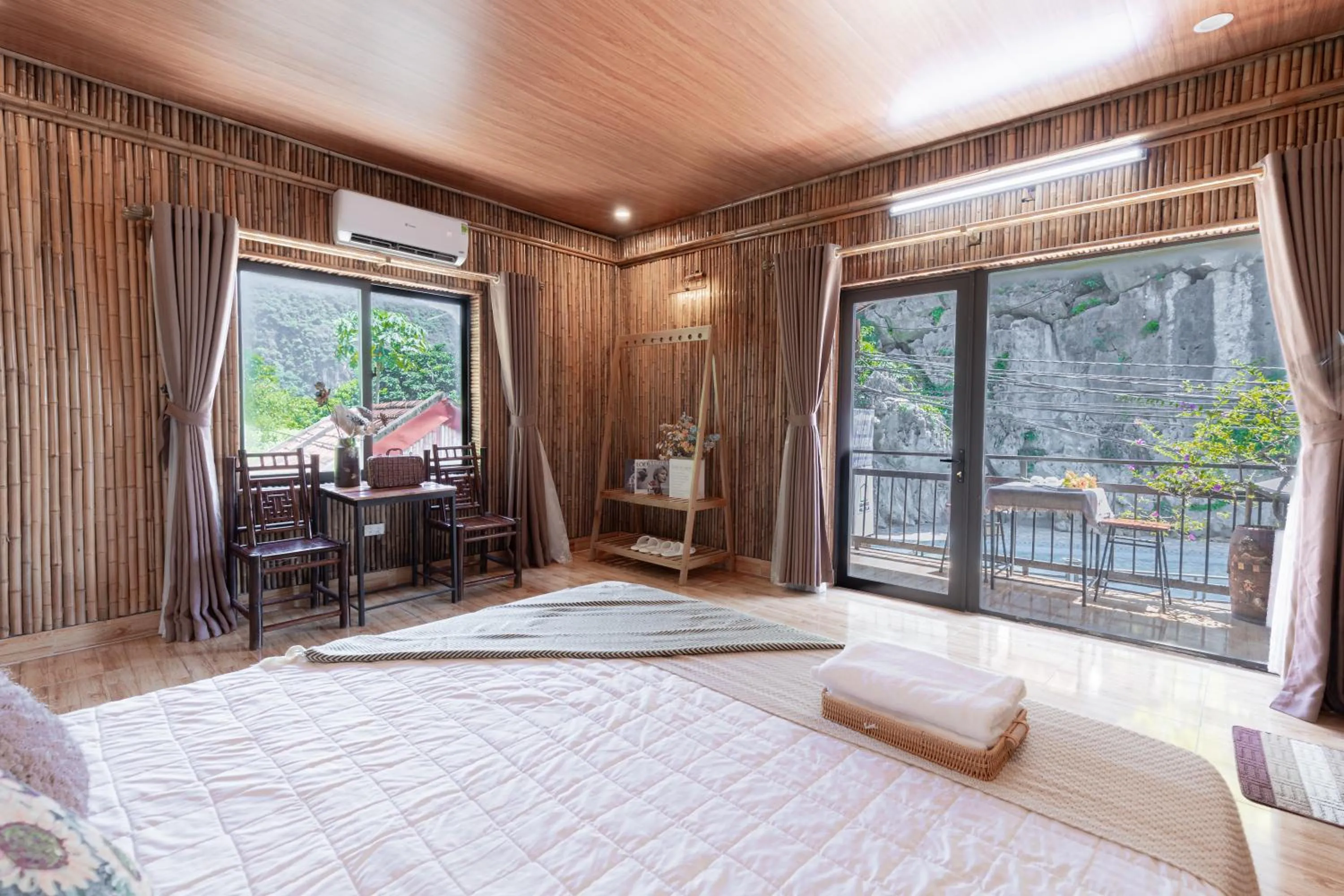 Bed in Bamboo Hill Villa
