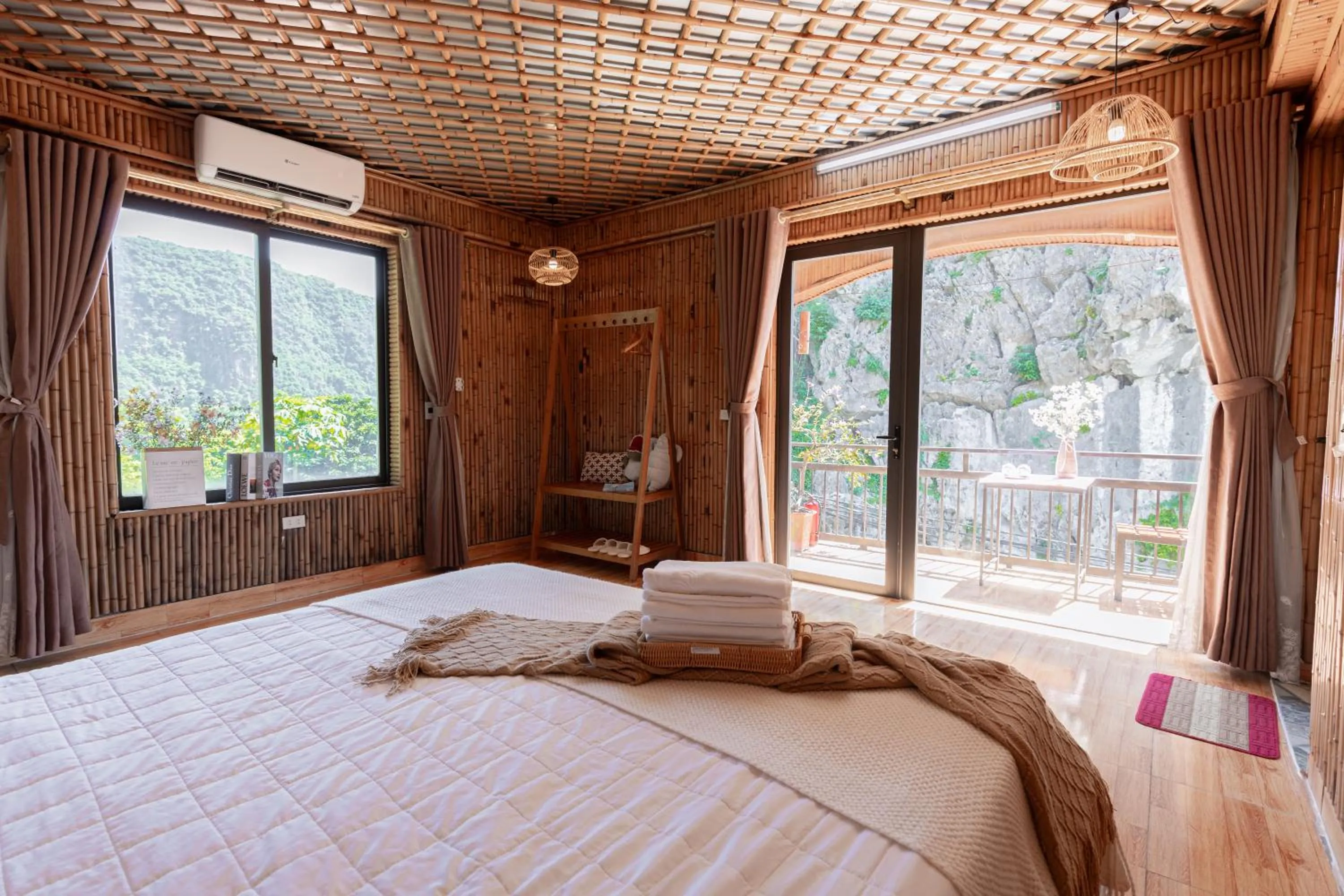Bed in Bamboo Hill Villa
