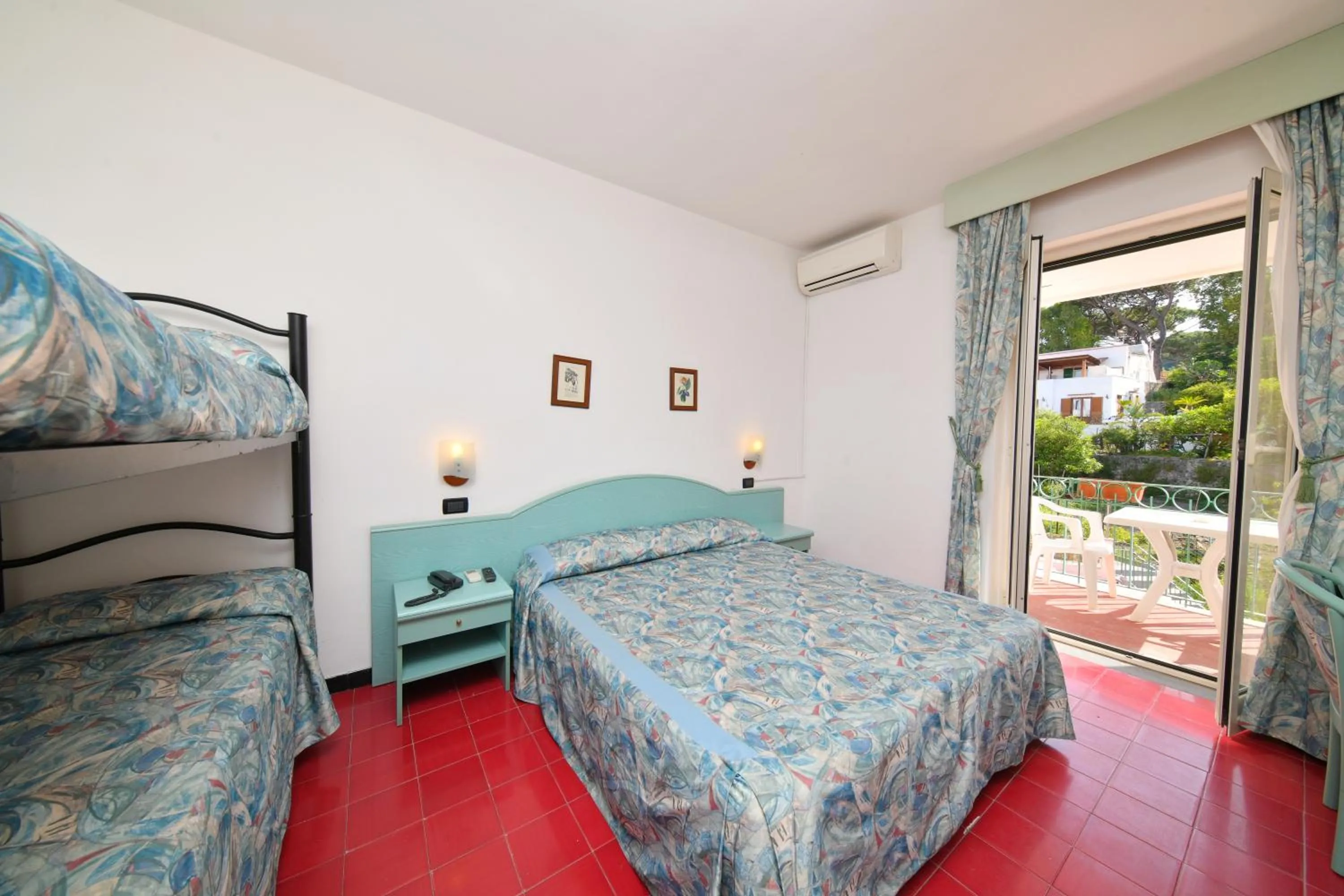 Photo of the whole room in Fortuna Beach - Seaside Hotel