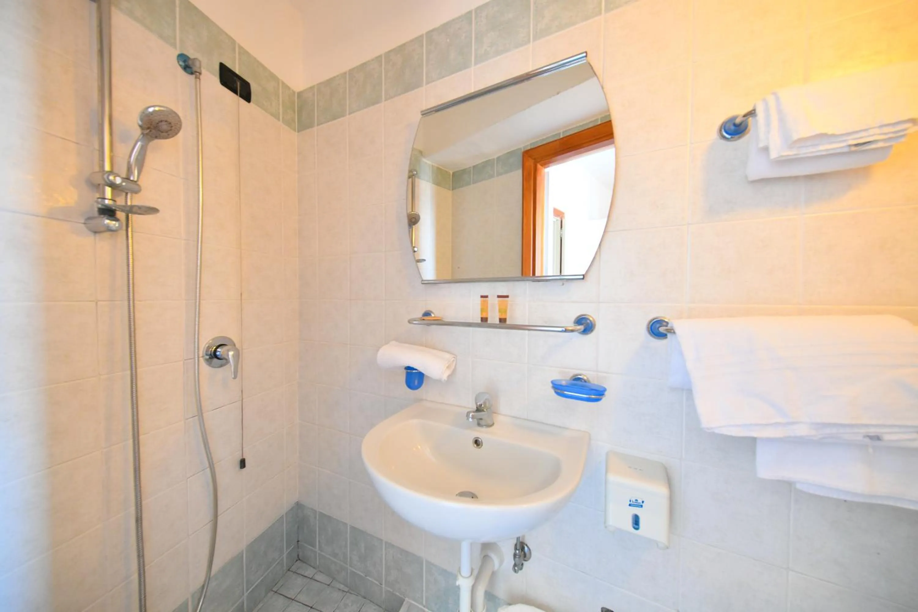 Bathroom in Fortuna Beach - Seaside Hotel