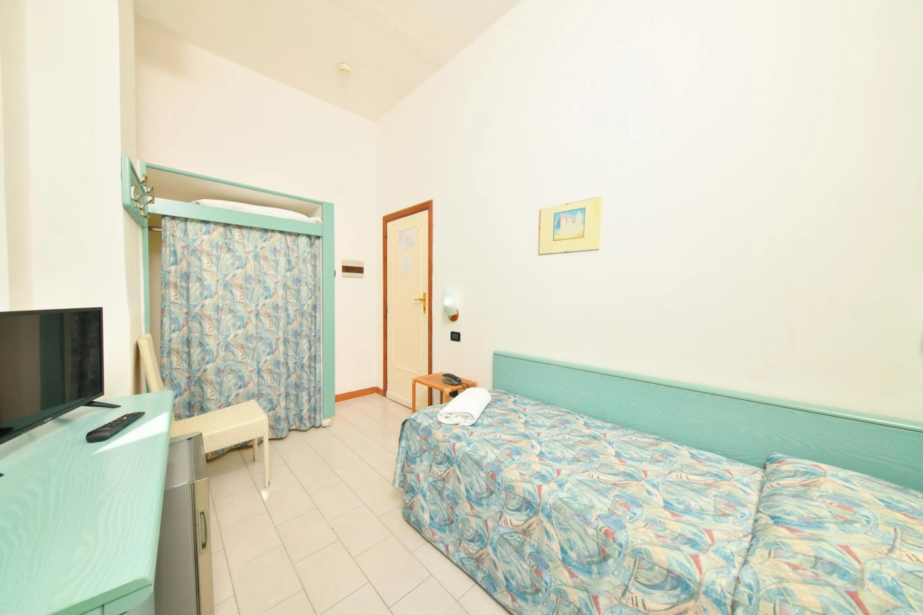 Photo of the whole room in Fortuna Beach - Seaside Hotel